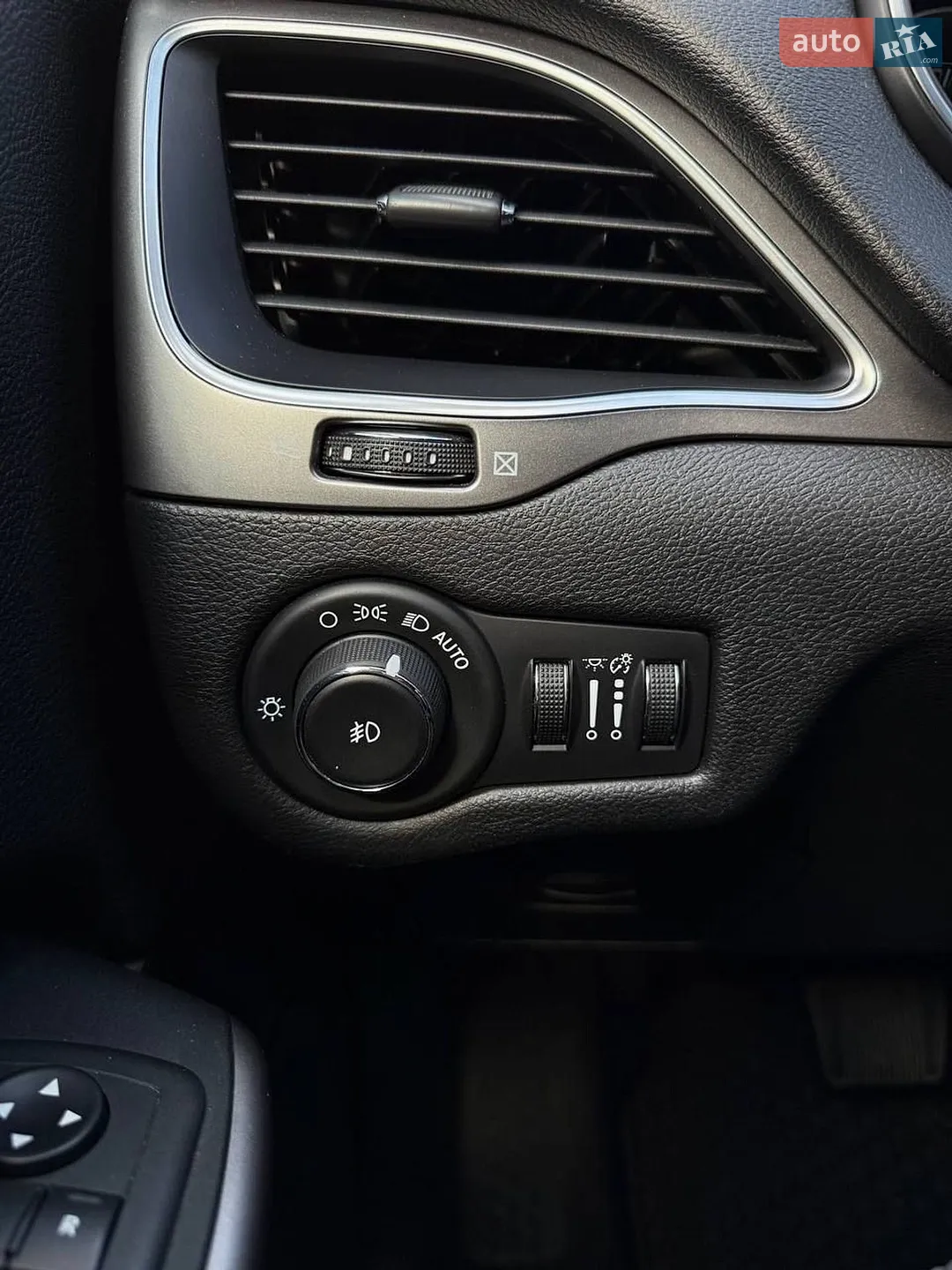 2018 Jeep Cherokee - мініатюра 22