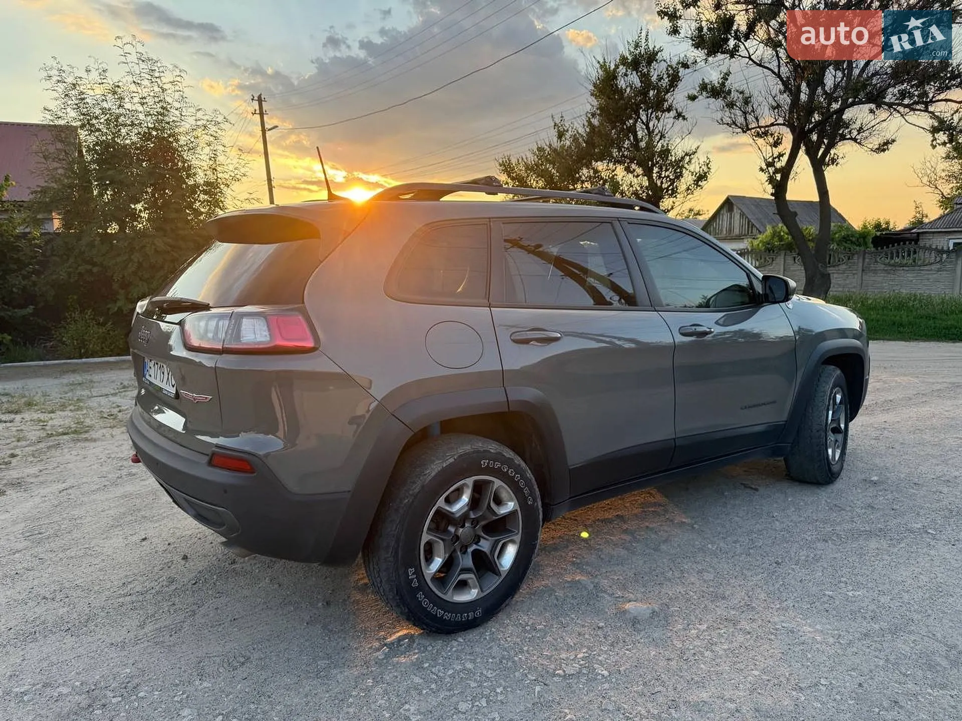 2019 Jeep Cherokee - мініатюра 4