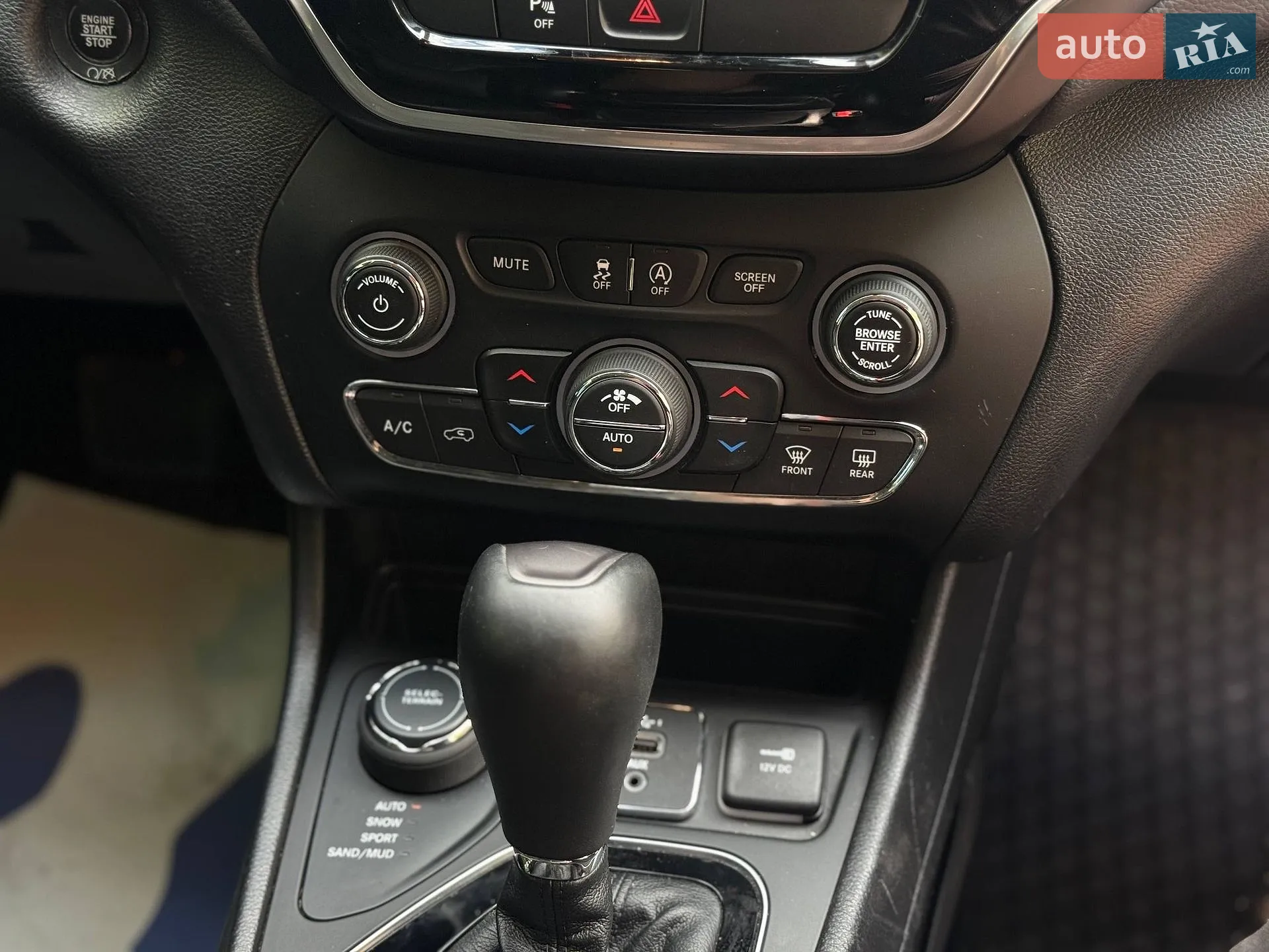 2020 Jeep Cherokee - мініатюра 12