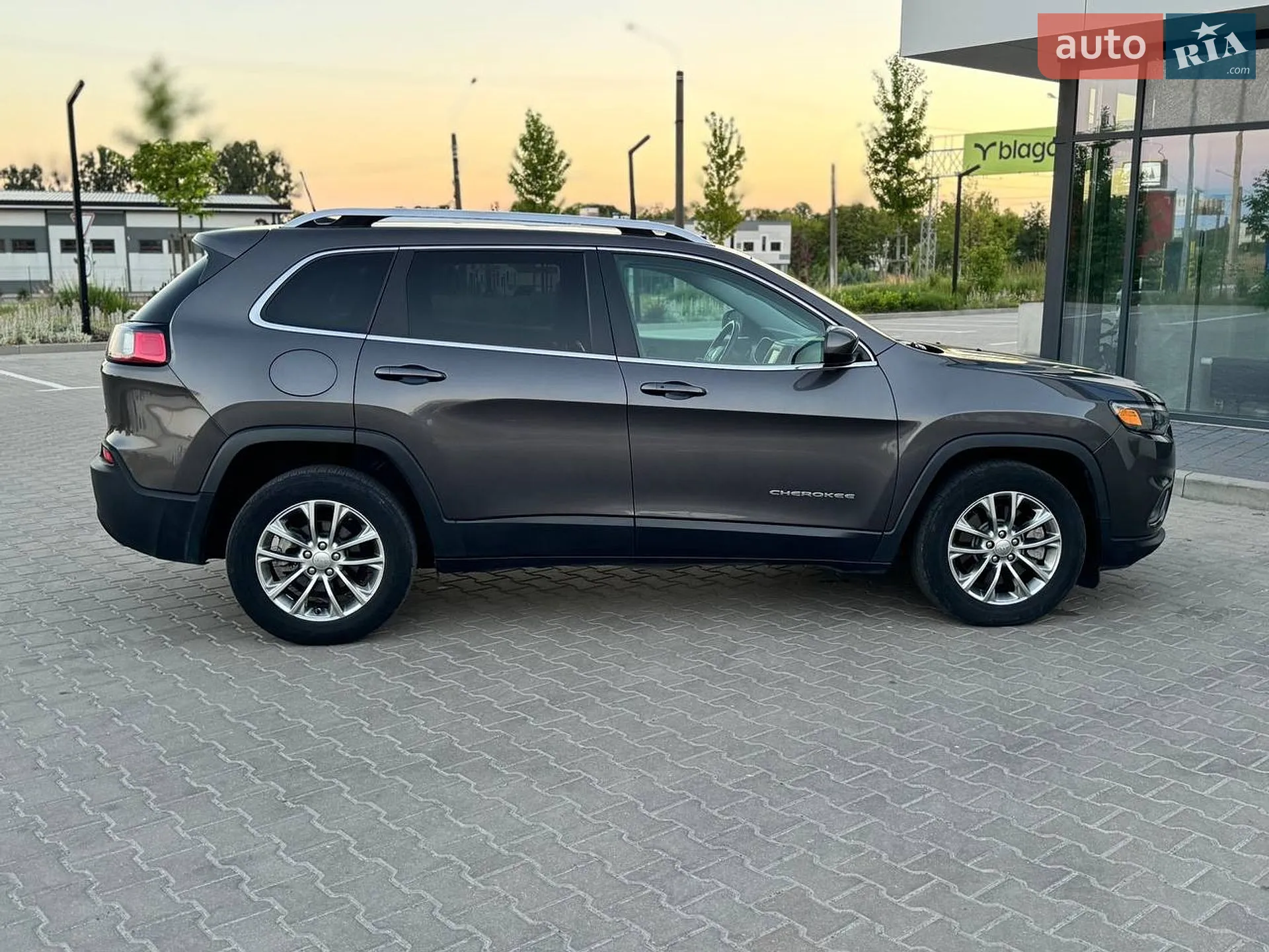 2018 Jeep Cherokee - мініатюра 10