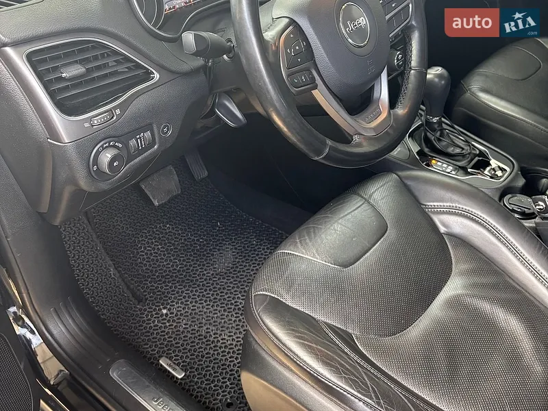Jeep Cherokee 2019 VIN 1C4PJMDX1LD582536 фото оголошення 19 з 66
