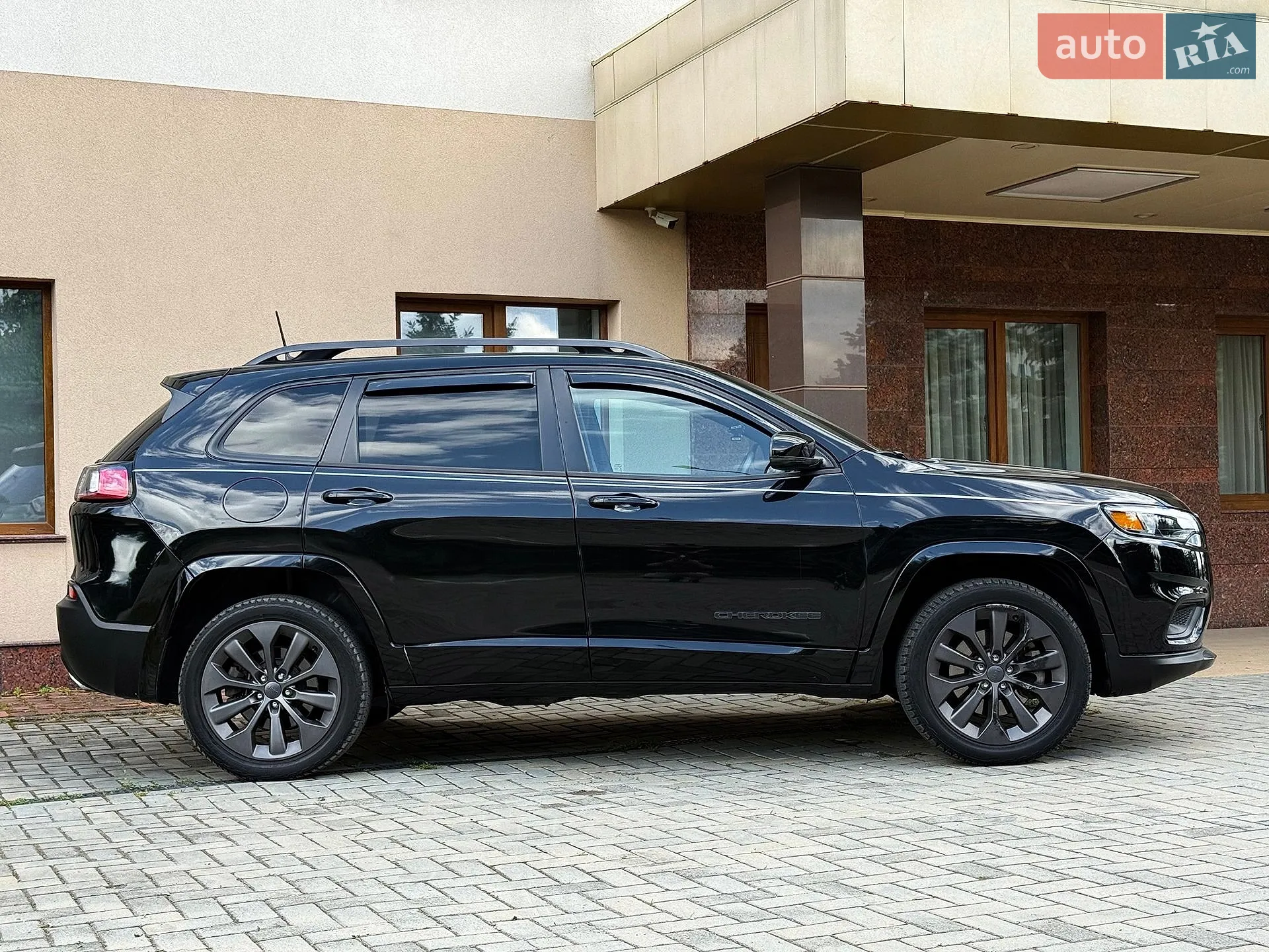 2019 Jeep Cherokee - мініатюра 41