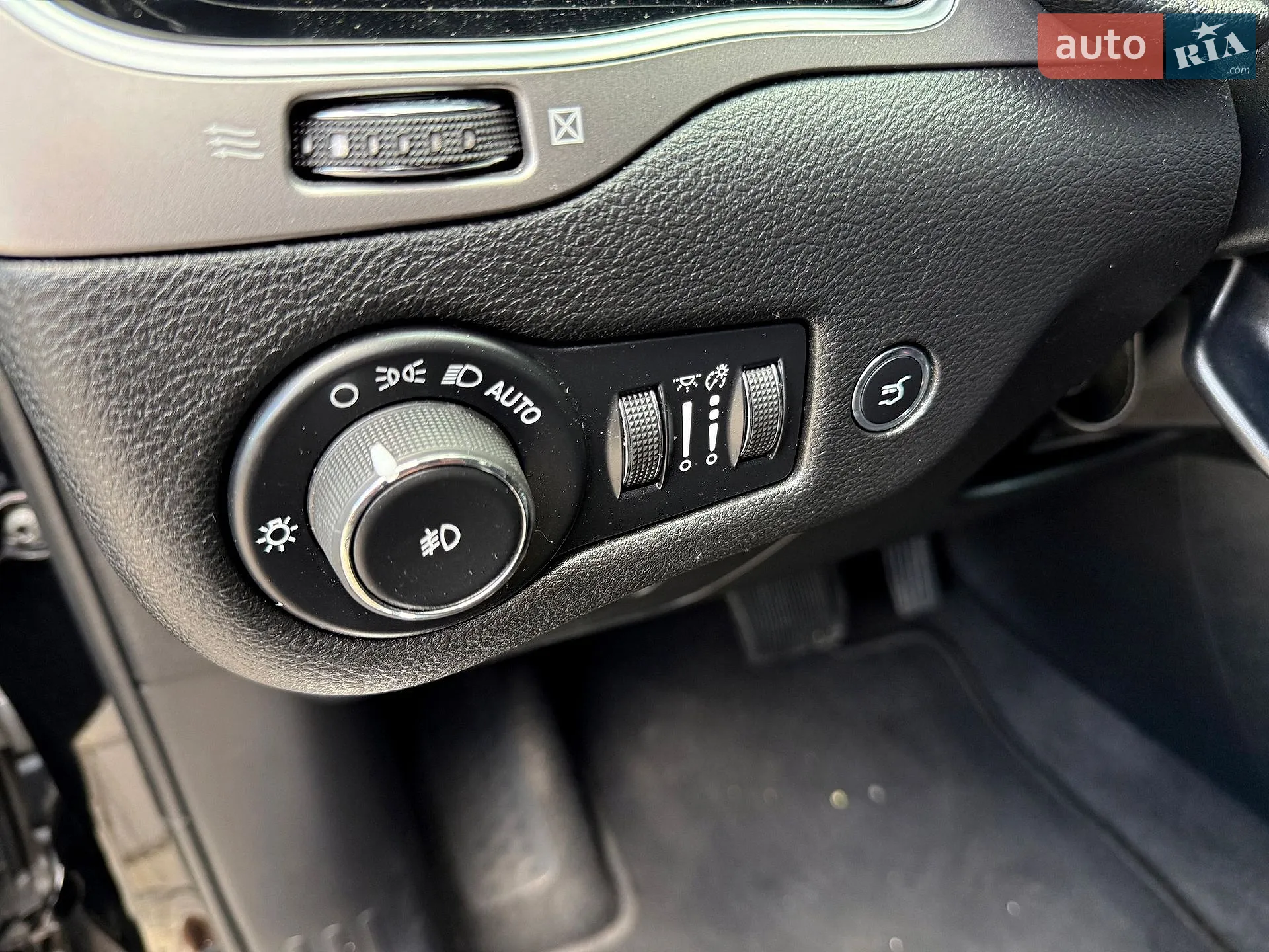 2019 Jeep Cherokee - мініатюра 89