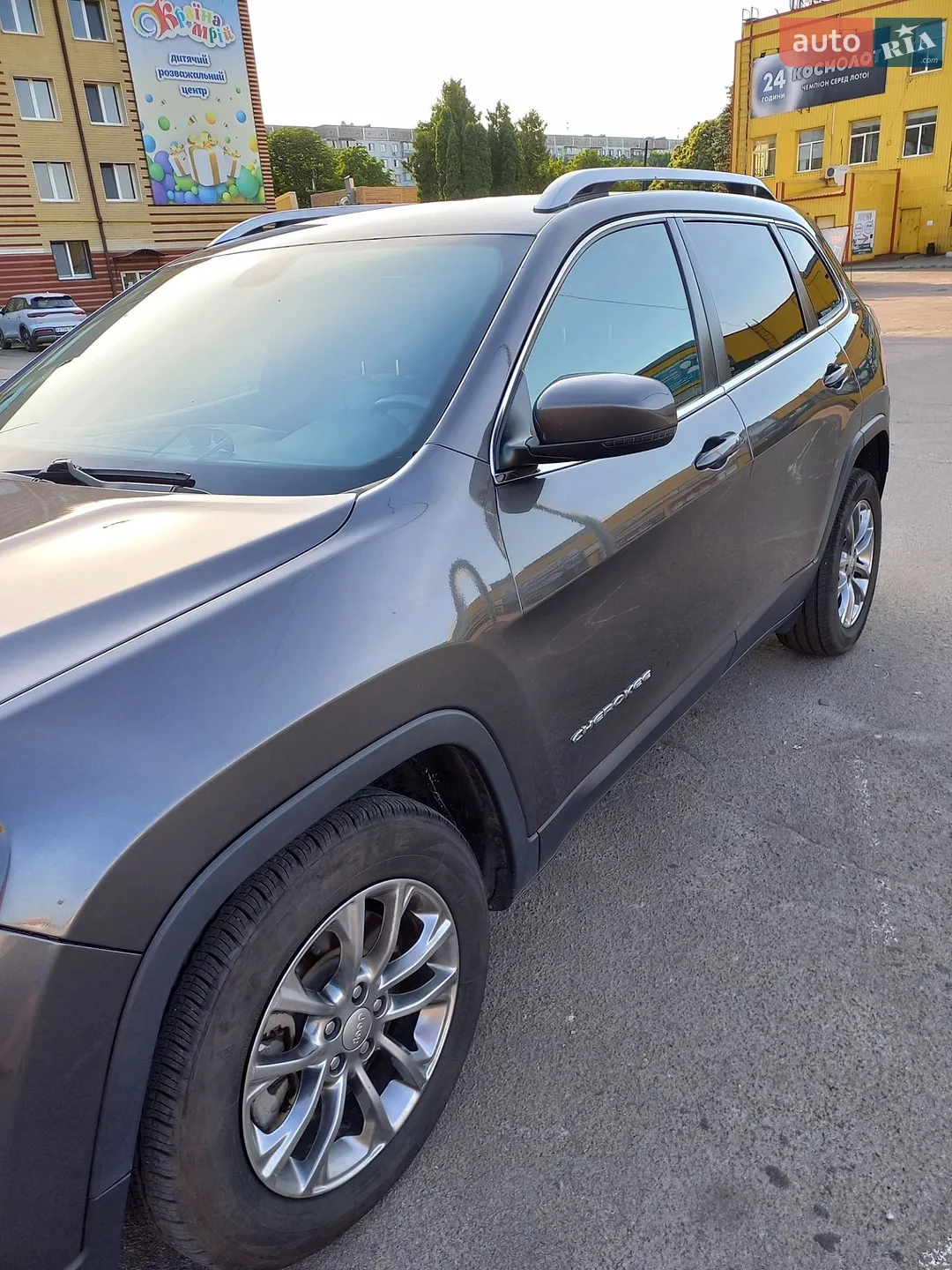 2019 Jeep Cherokee - мініатюра 11