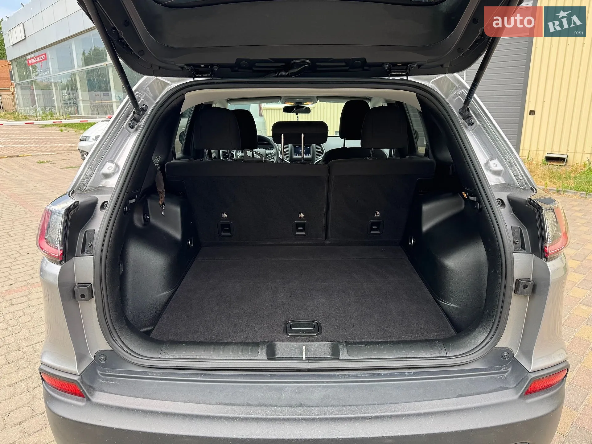 2018 Jeep Cherokee - мініатюра 28