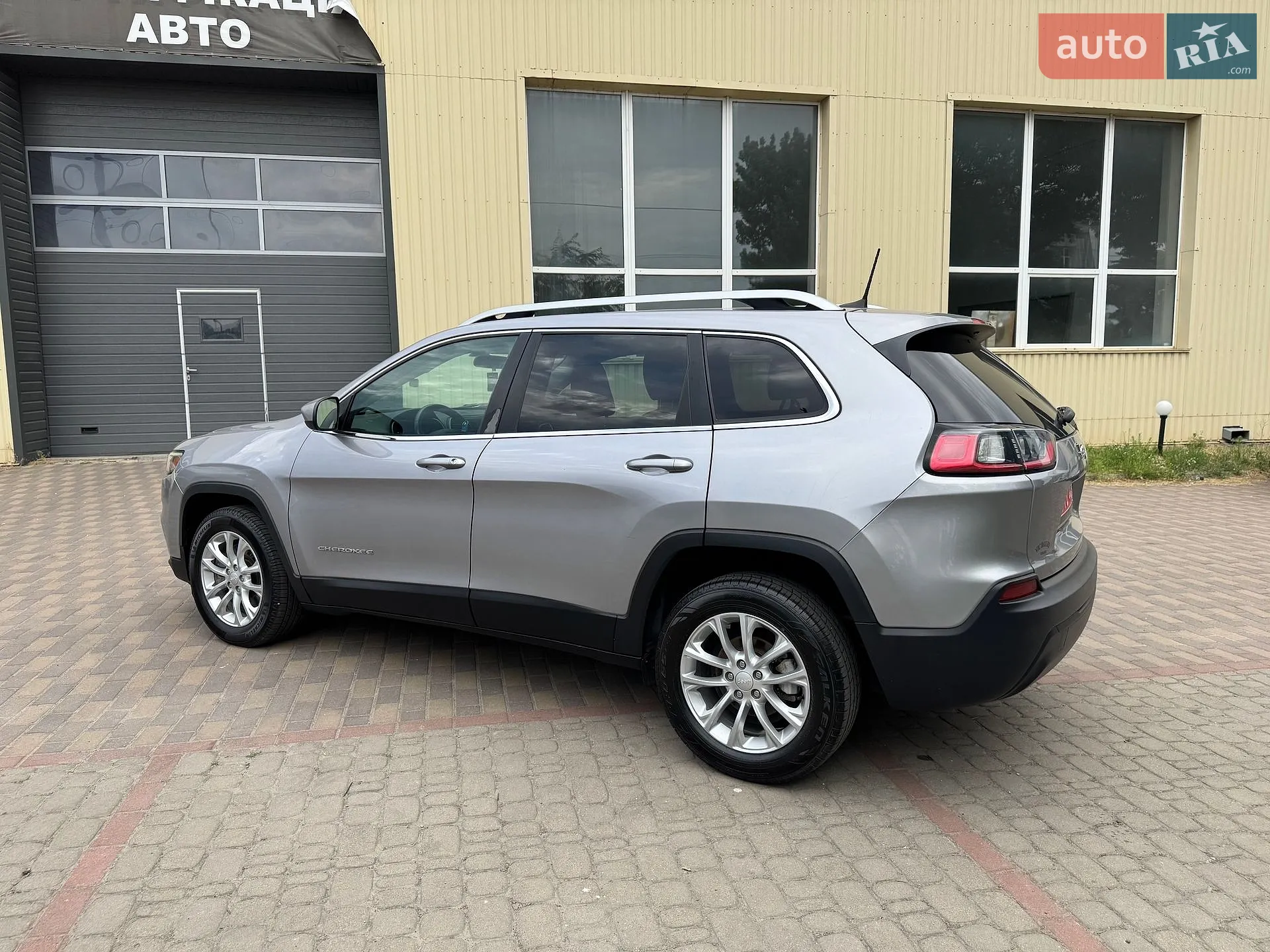 2018 Jeep Cherokee - мініатюра 18