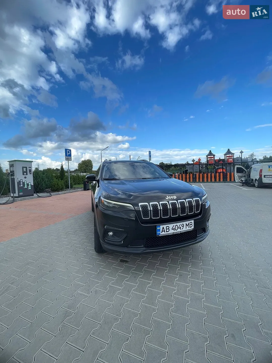 2018 Jeep Cherokee - мініатюра 13