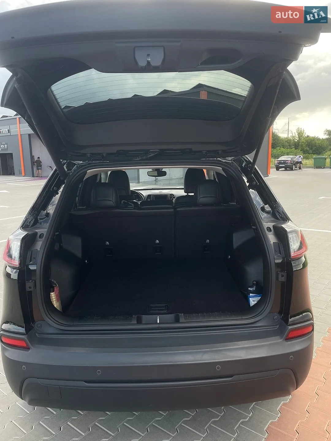 2018 Jeep Cherokee - мініатюра 19