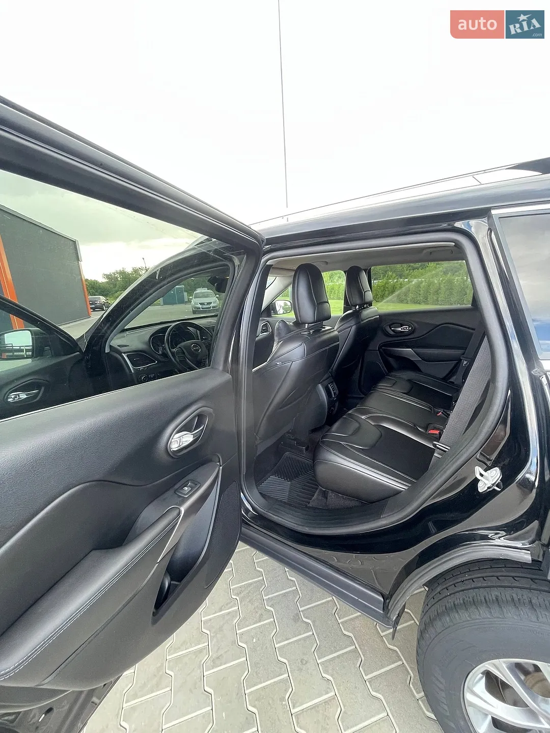 2018 Jeep Cherokee - мініатюра 21