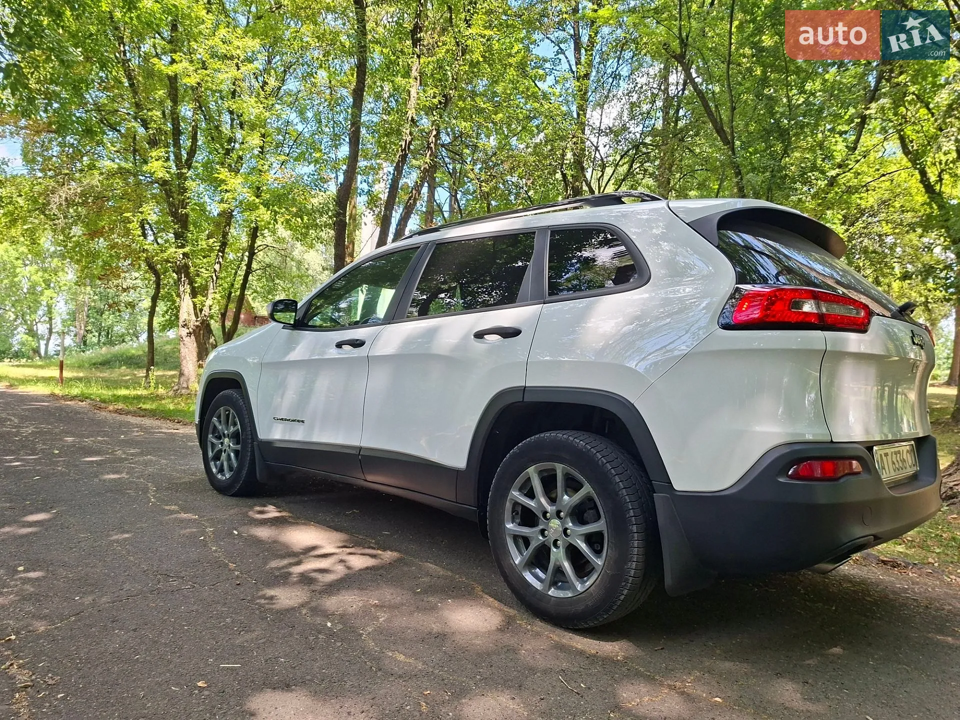 2016 Jeep Cherokee - мініатюра 11