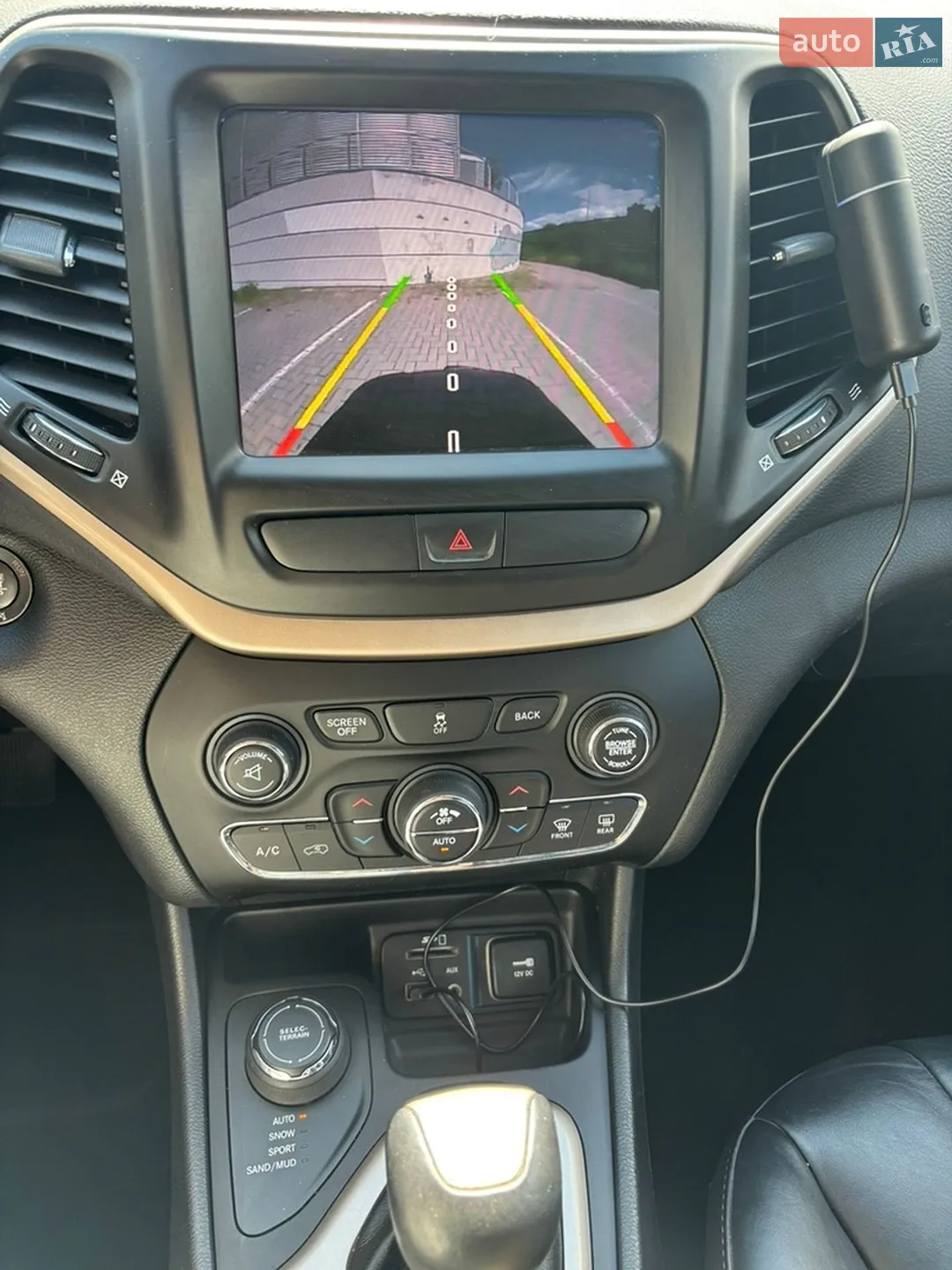 2016 Jeep Cherokee - мініатюра 27