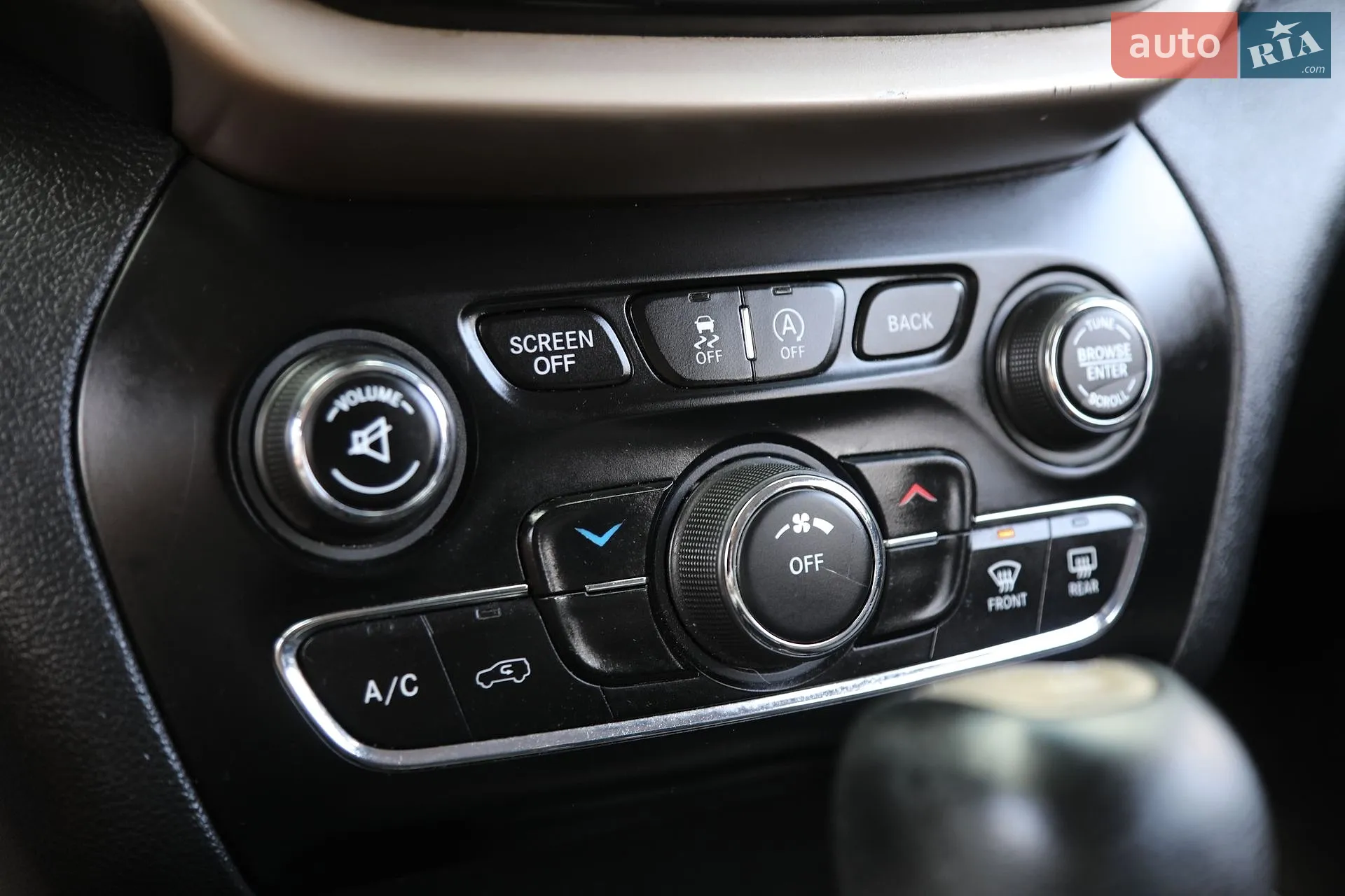 2016 Jeep Cherokee - мініатюра 20