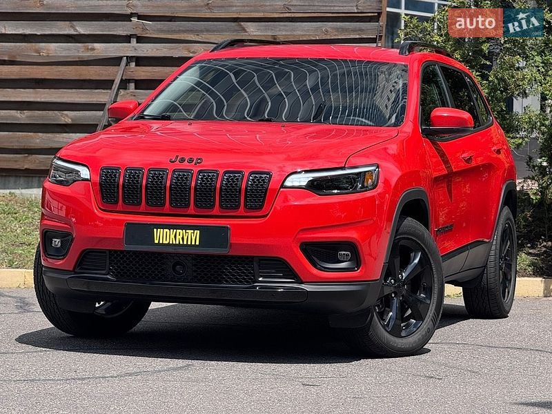 Jeep Cherokee, photos from the listing