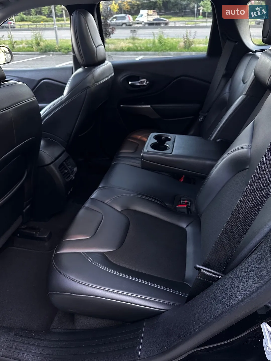 2020 Jeep Cherokee - мініатюра 20