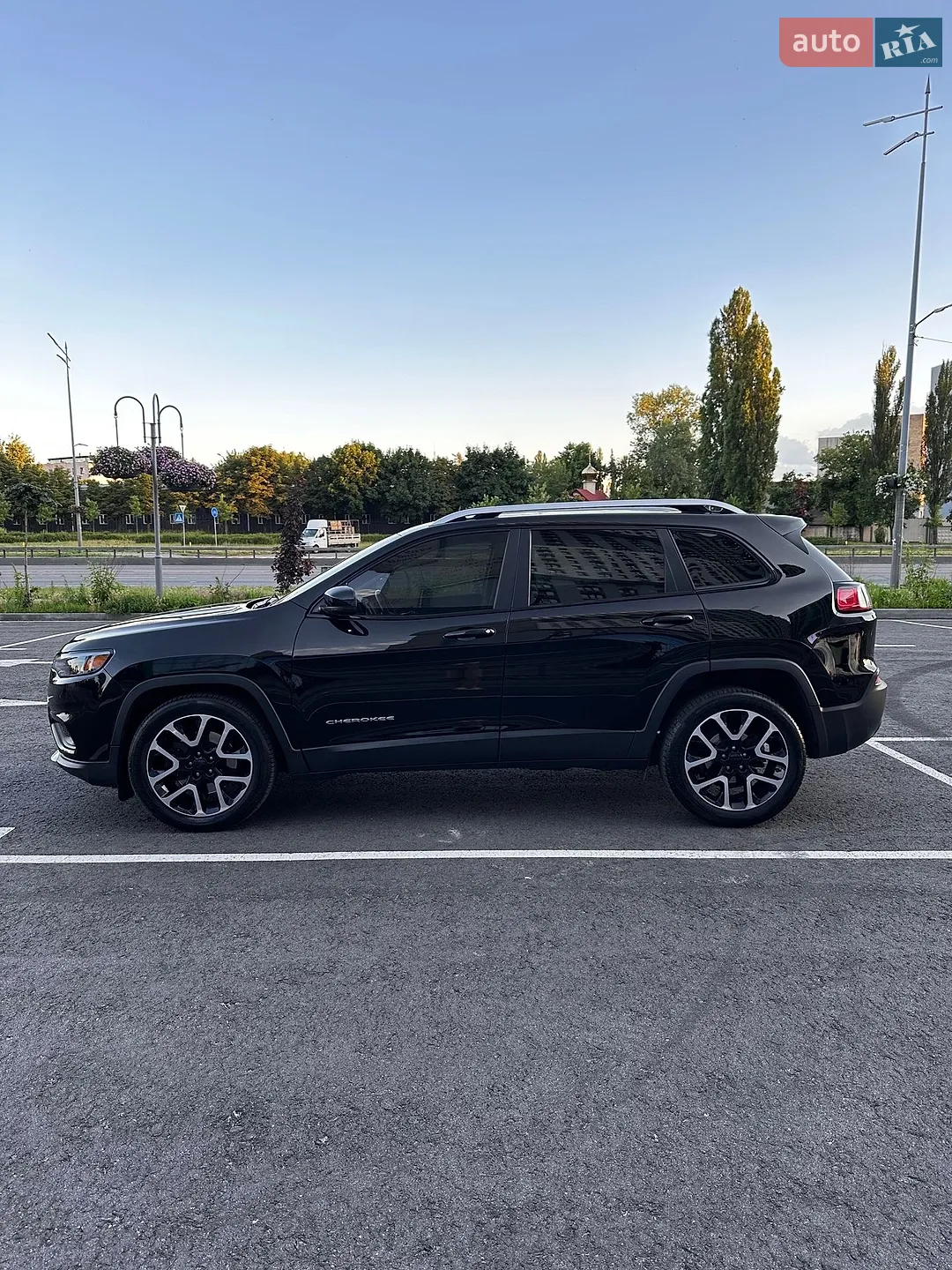 2020 Jeep Cherokee - мініатюра 4