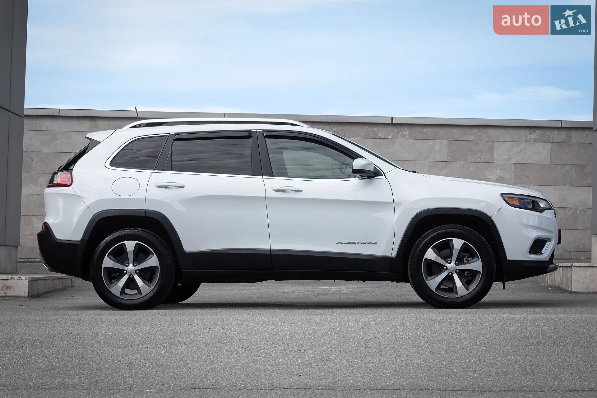 2020 Jeep Cherokee - мініатюра 2