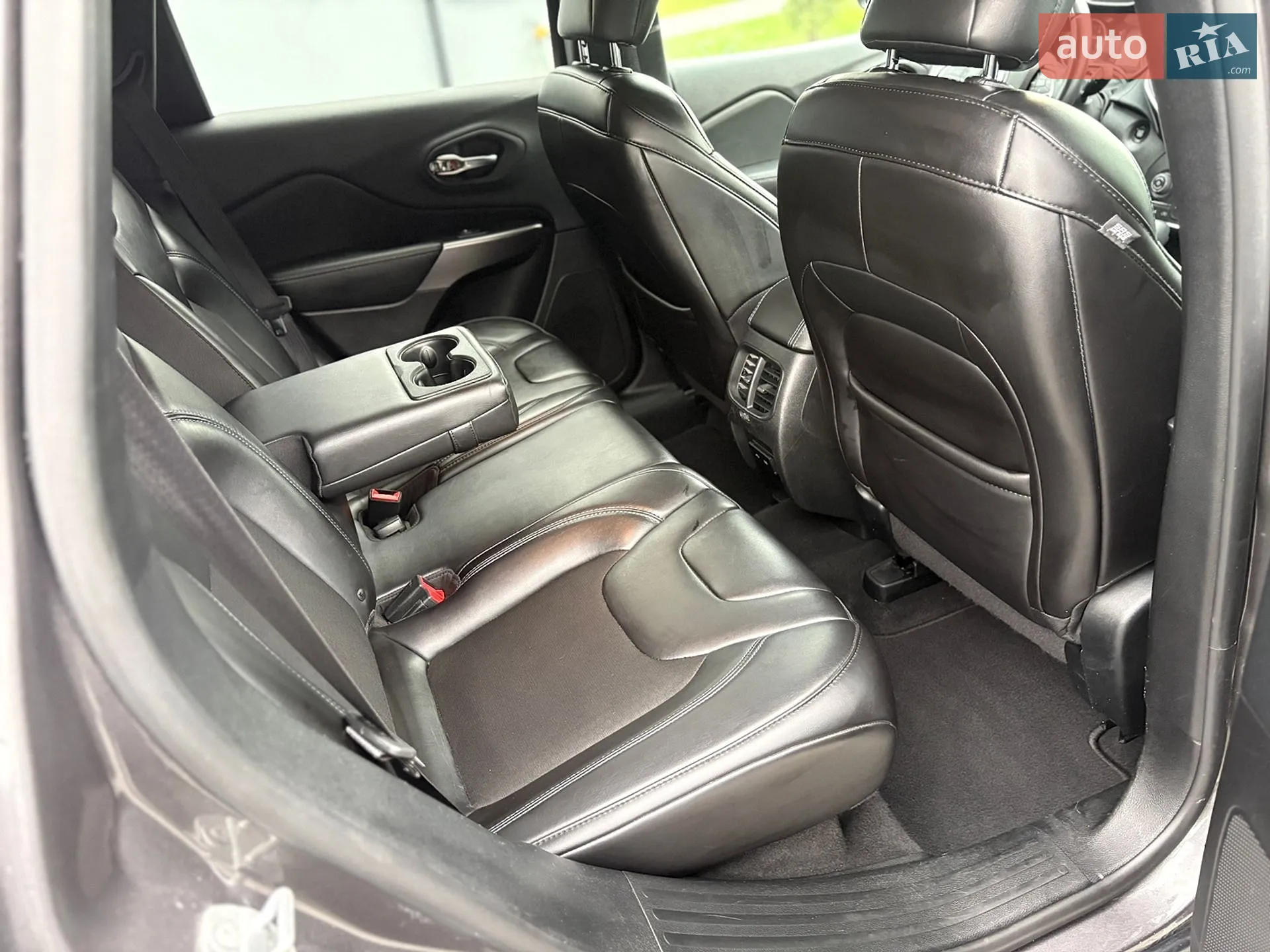2019 Jeep Cherokee - мініатюра 32