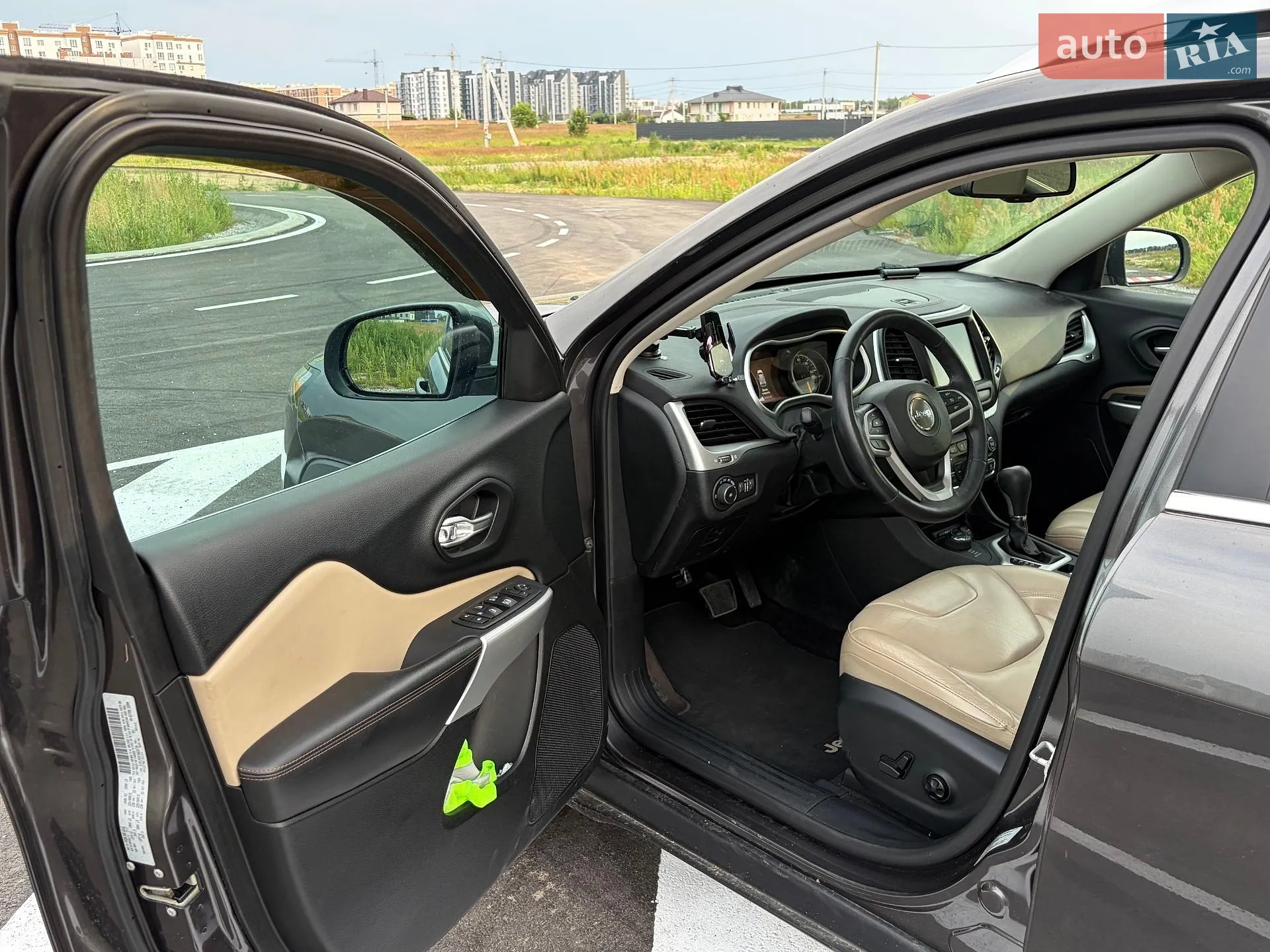 2017 Jeep Cherokee - мініатюра 14
