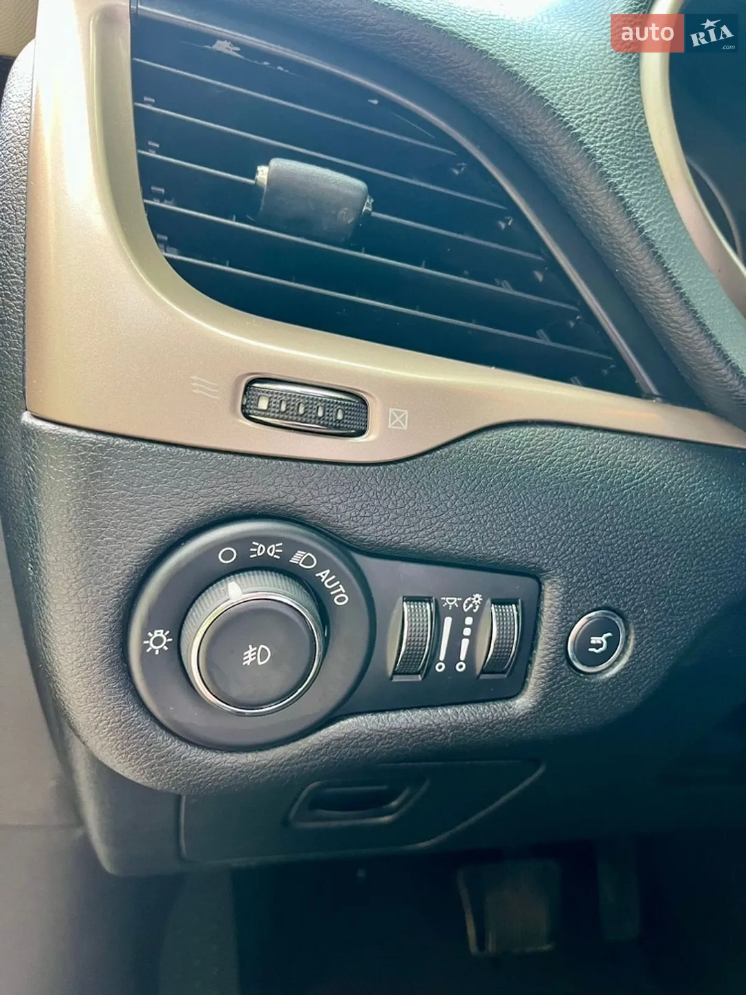 2014 Jeep Cherokee - мініатюра 35