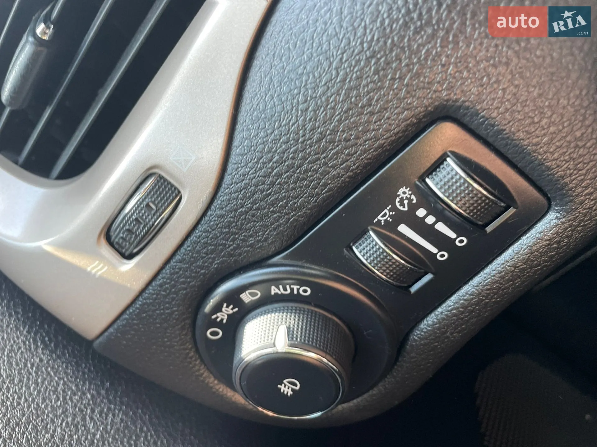 2015 Jeep Cherokee - мініатюра 12
