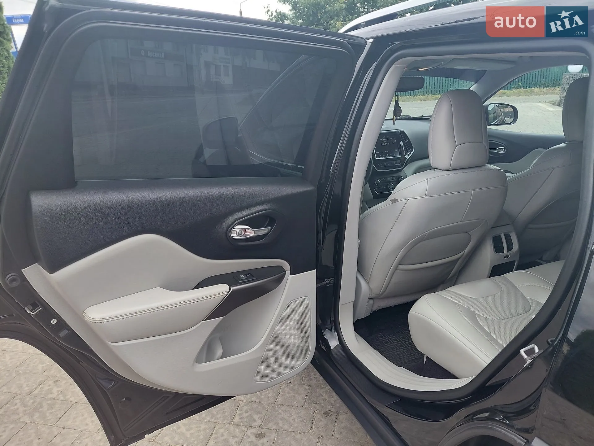 2018 Jeep Cherokee - мініатюра 9