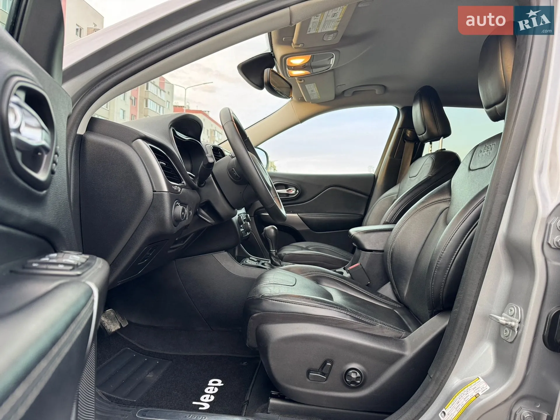 2019 Jeep Cherokee - мініатюра 33