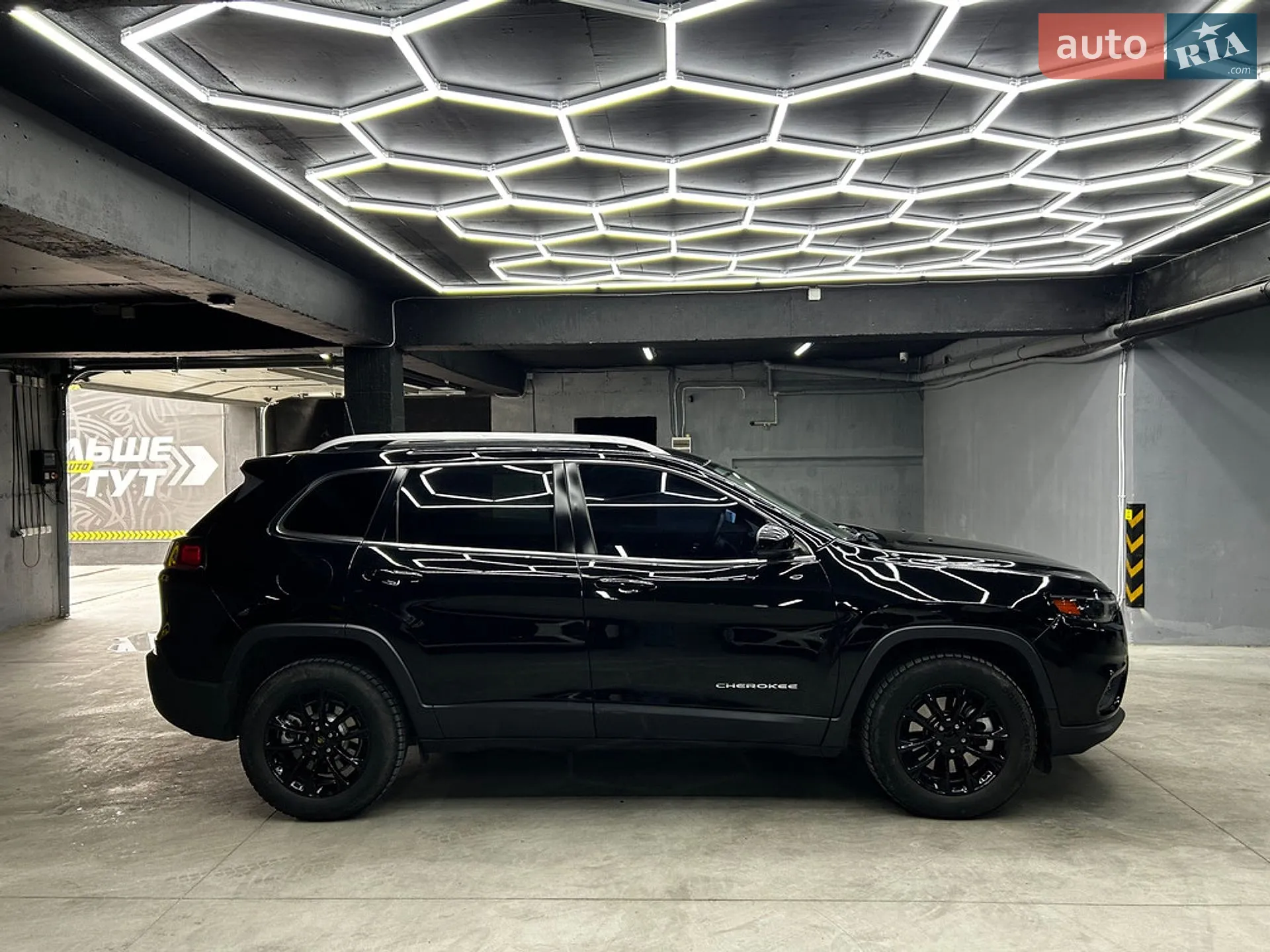 2020 Jeep Cherokee - мініатюра 10