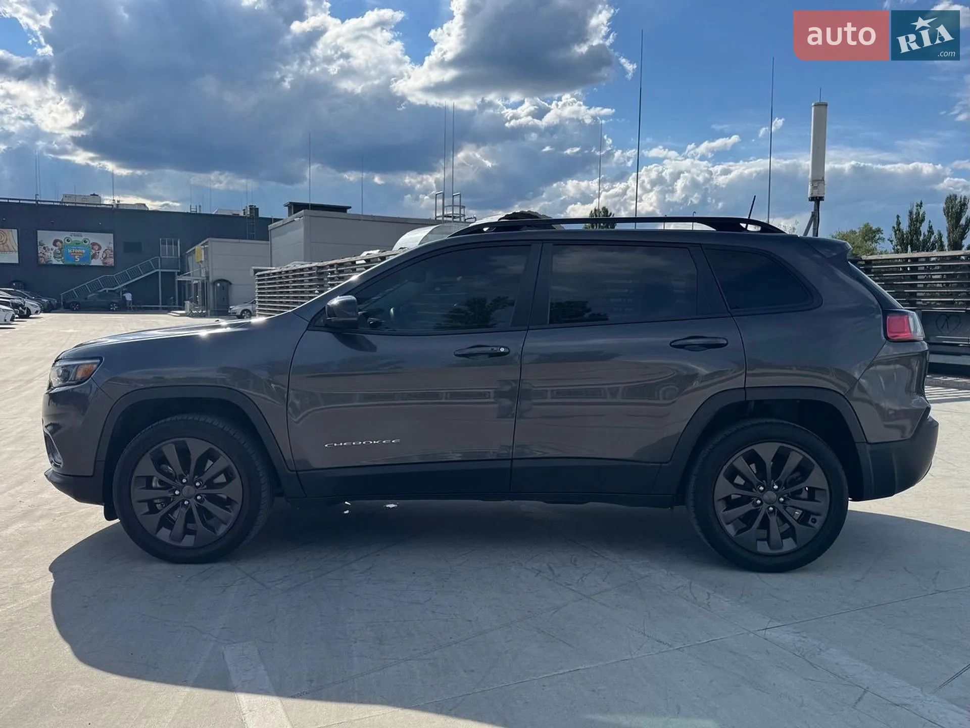 2022 Jeep Cherokee - мініатюра 5