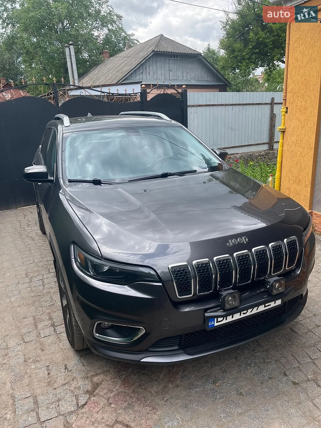 2020 Jeep Cherokee - мініатюра 2