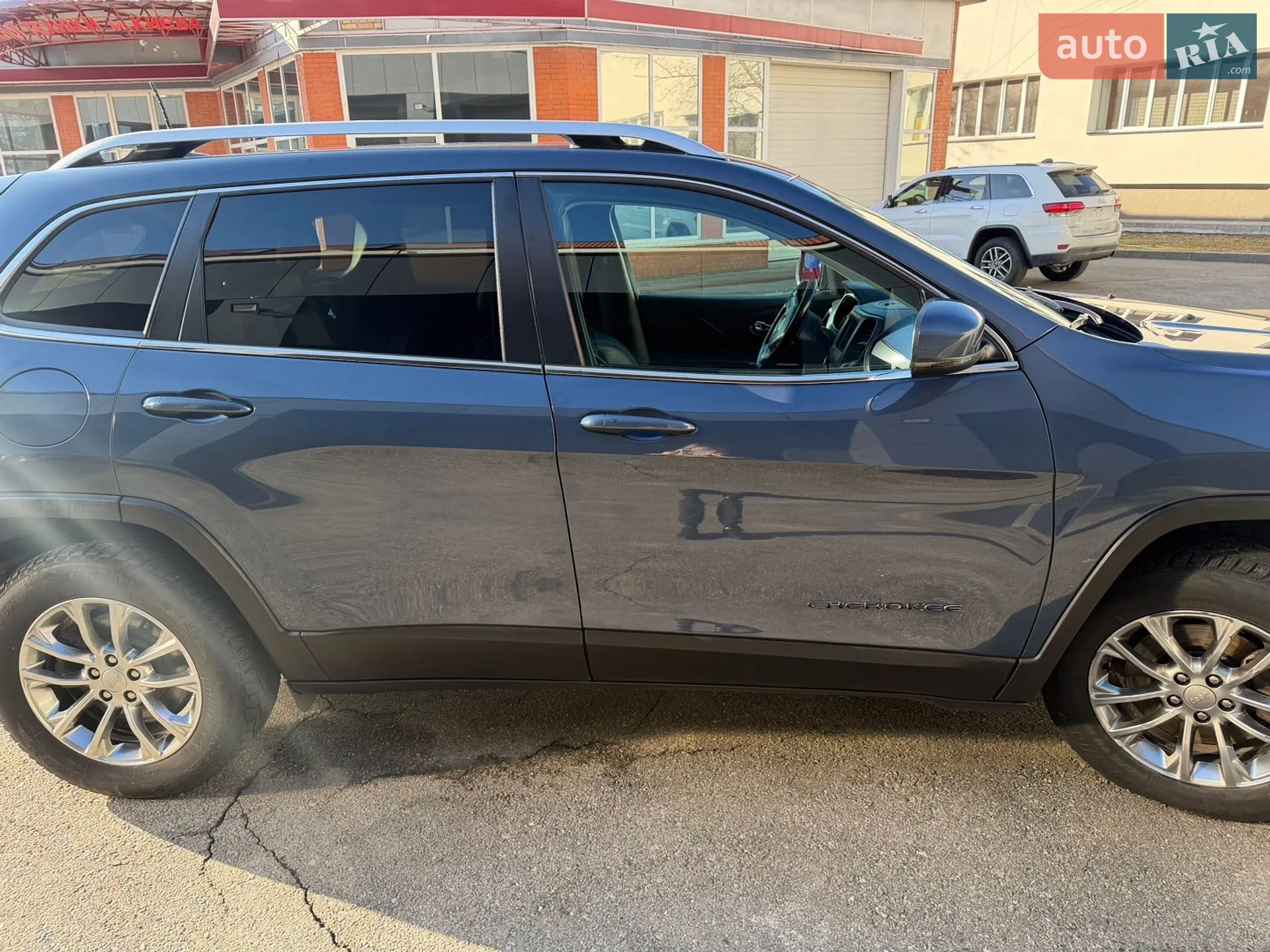 2019 Jeep Cherokee - мініатюра 9