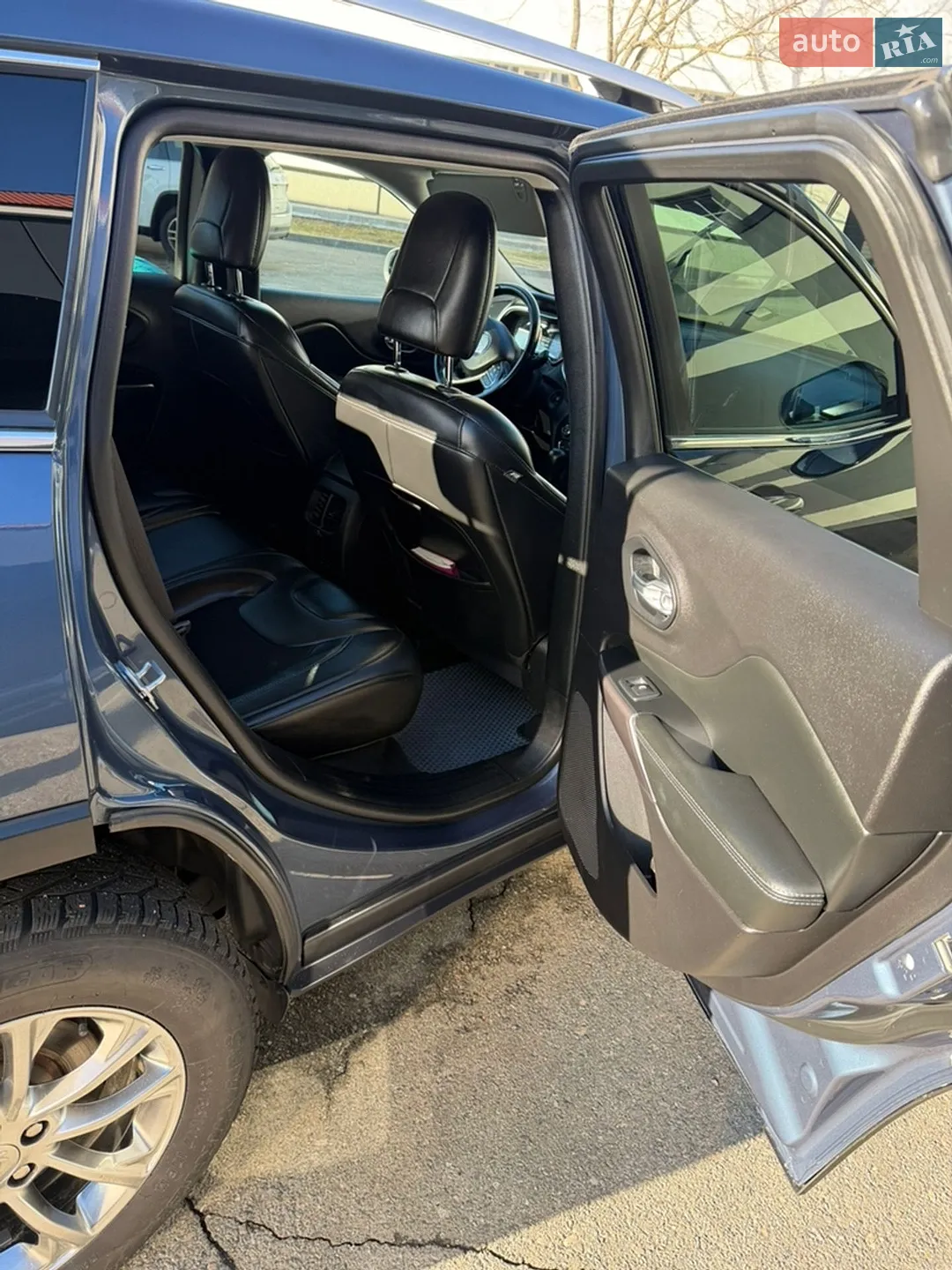 2019 Jeep Cherokee - мініатюра 19