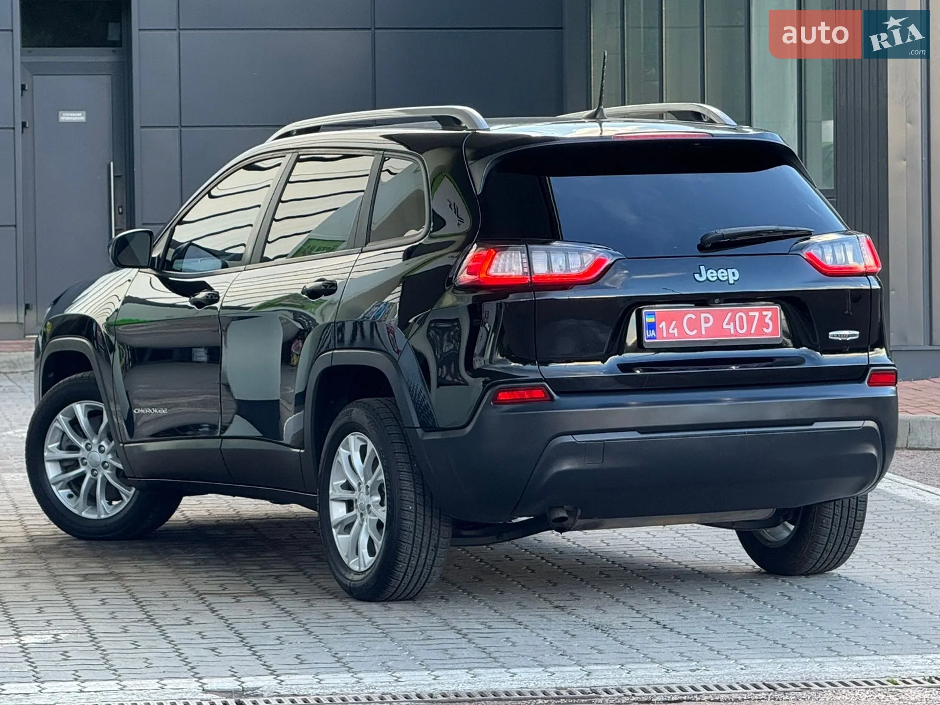 2020 Jeep Cherokee - мініатюра 4