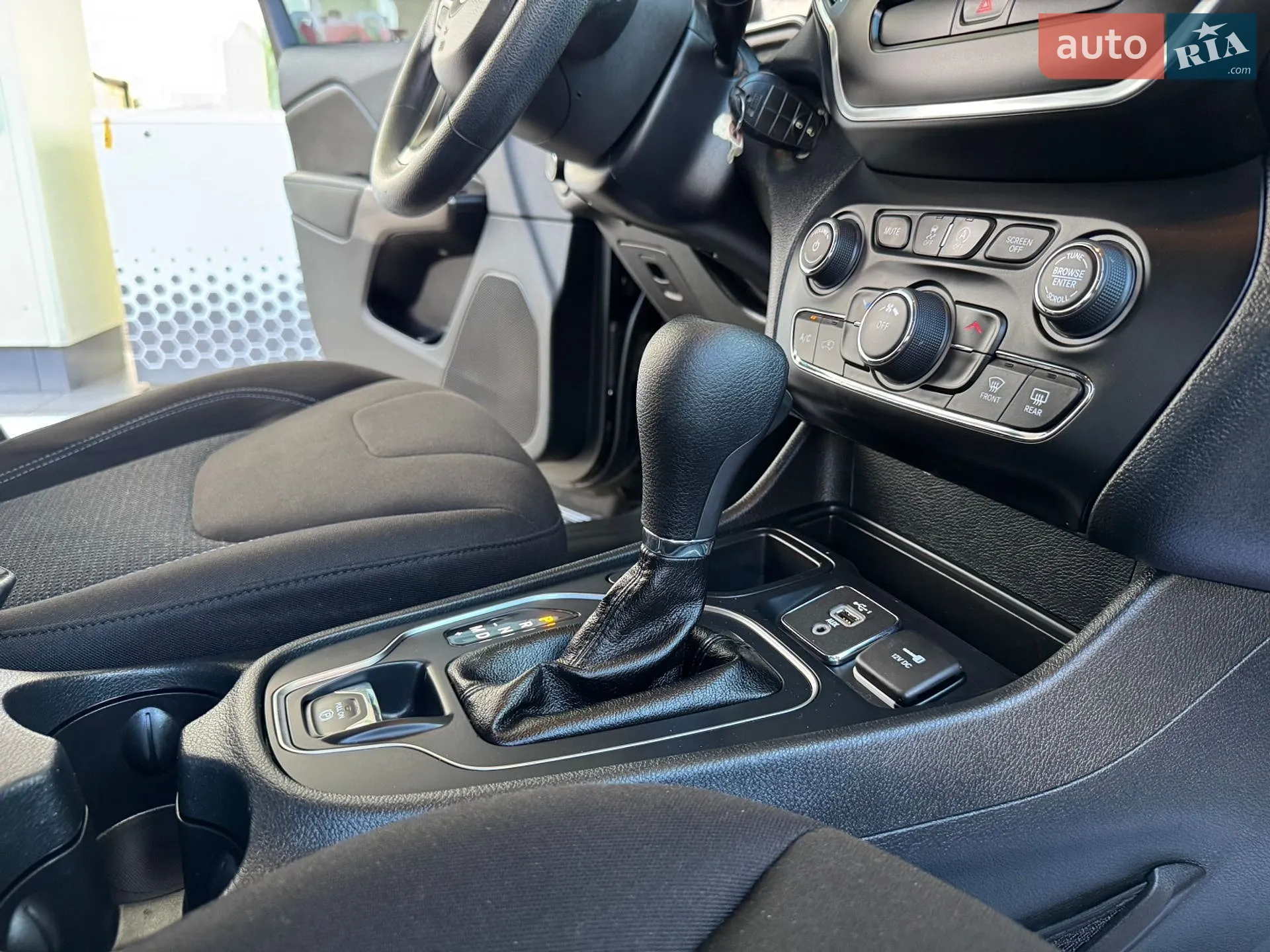 2020 Jeep Cherokee - мініатюра 85