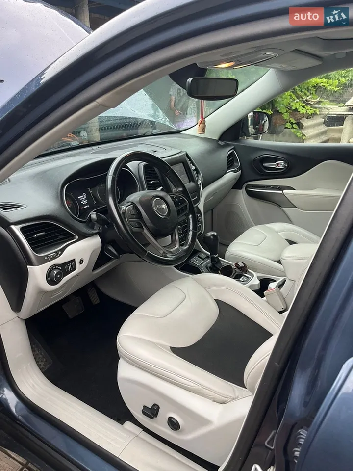 2020 Jeep Cherokee - мініатюра 26