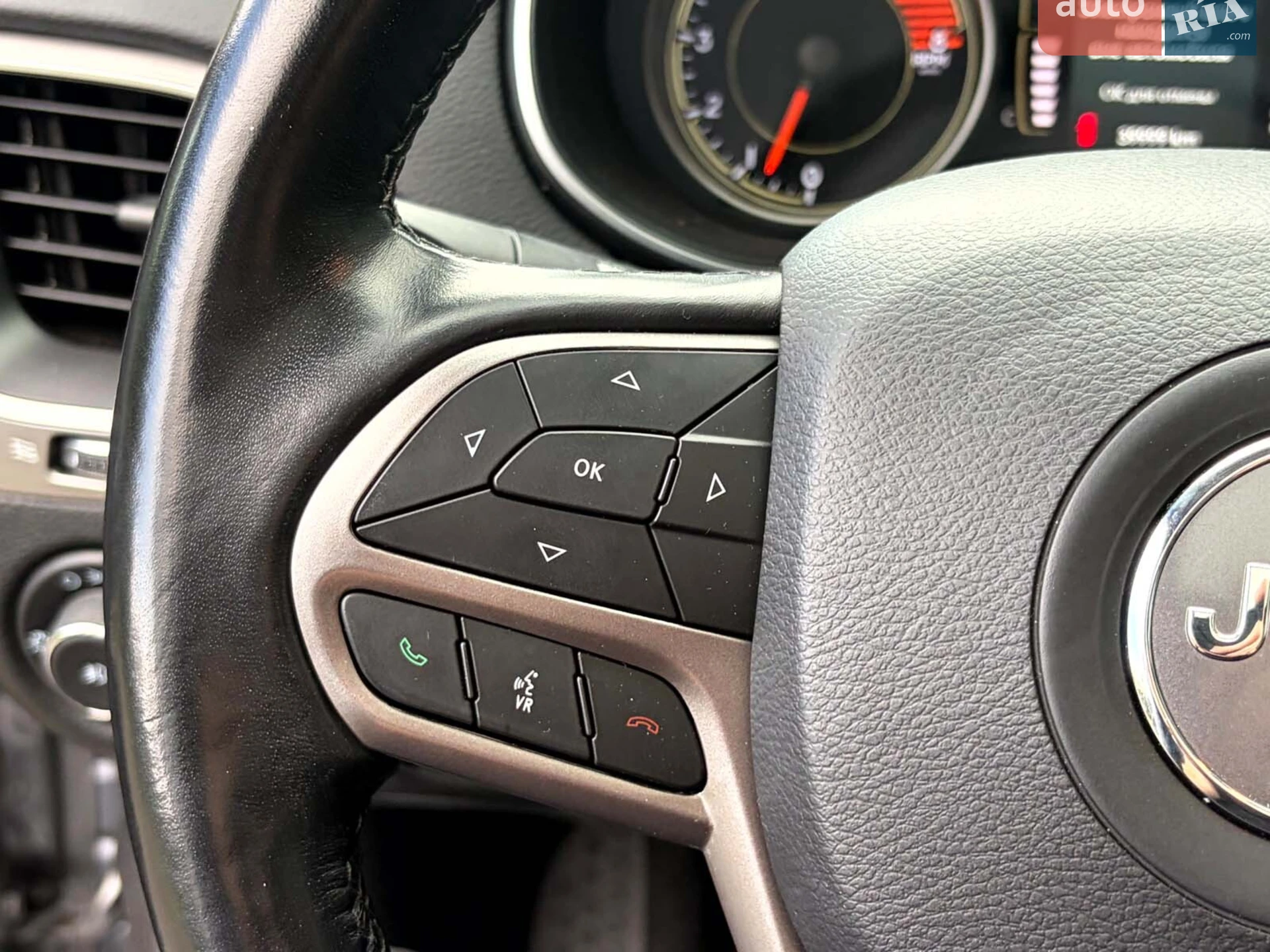 2020 Jeep Cherokee - мініатюра 33