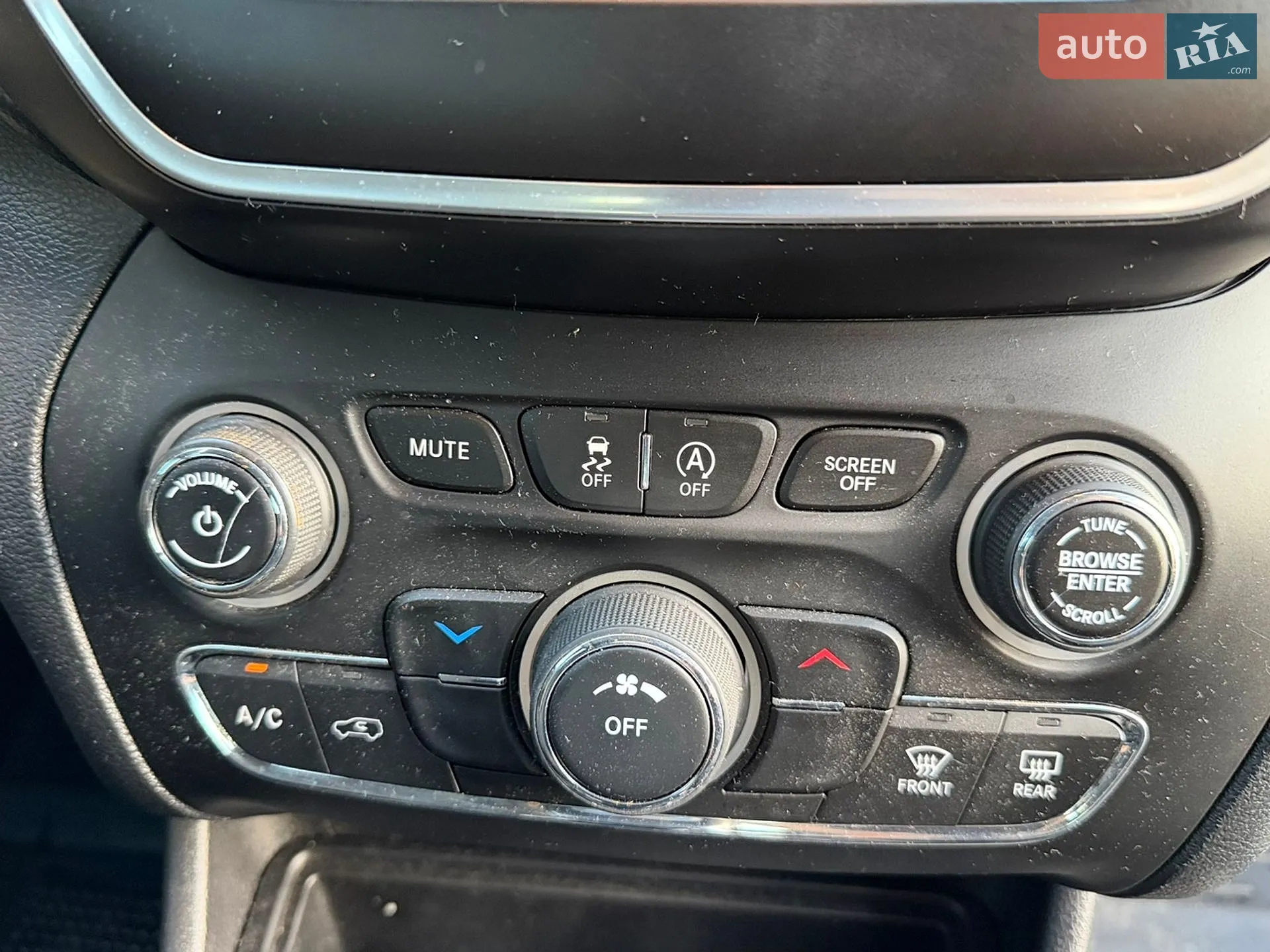 2019 Jeep Cherokee - мініатюра 15