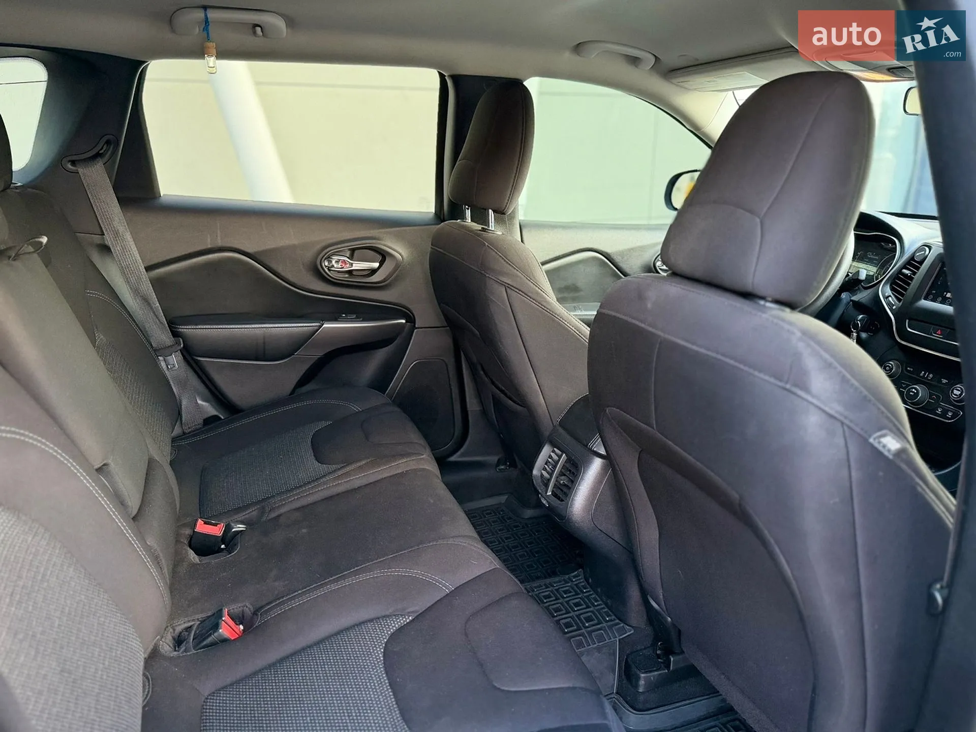 2019 Jeep Cherokee - мініатюра 22
