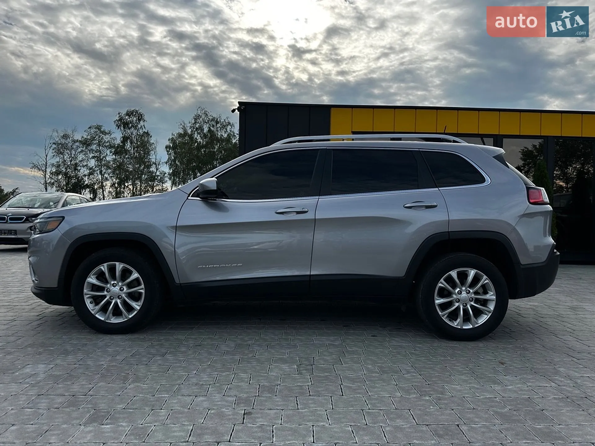 2019 Jeep Cherokee - мініатюра 4