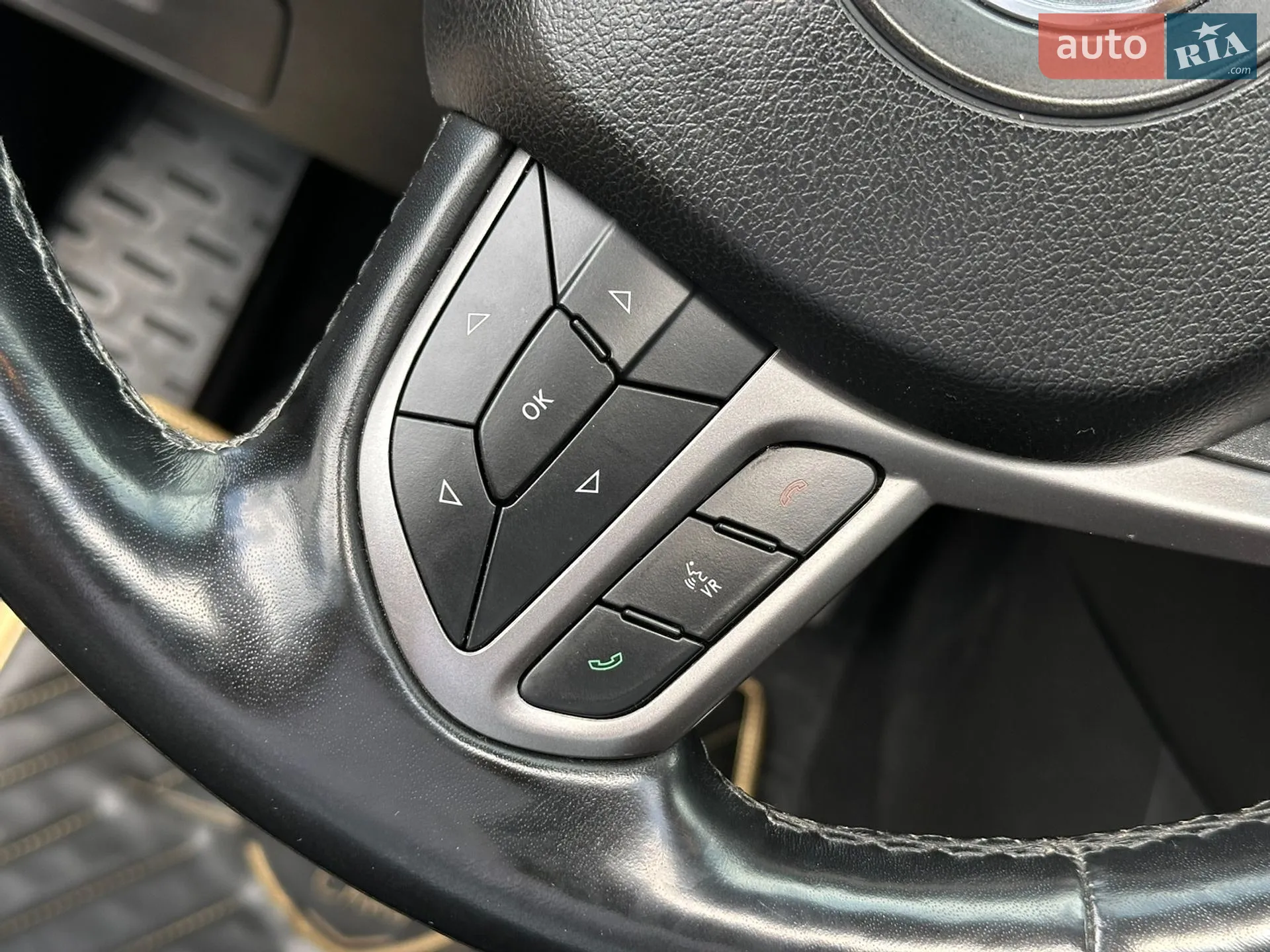 2020 Jeep Cherokee - мініатюра 31