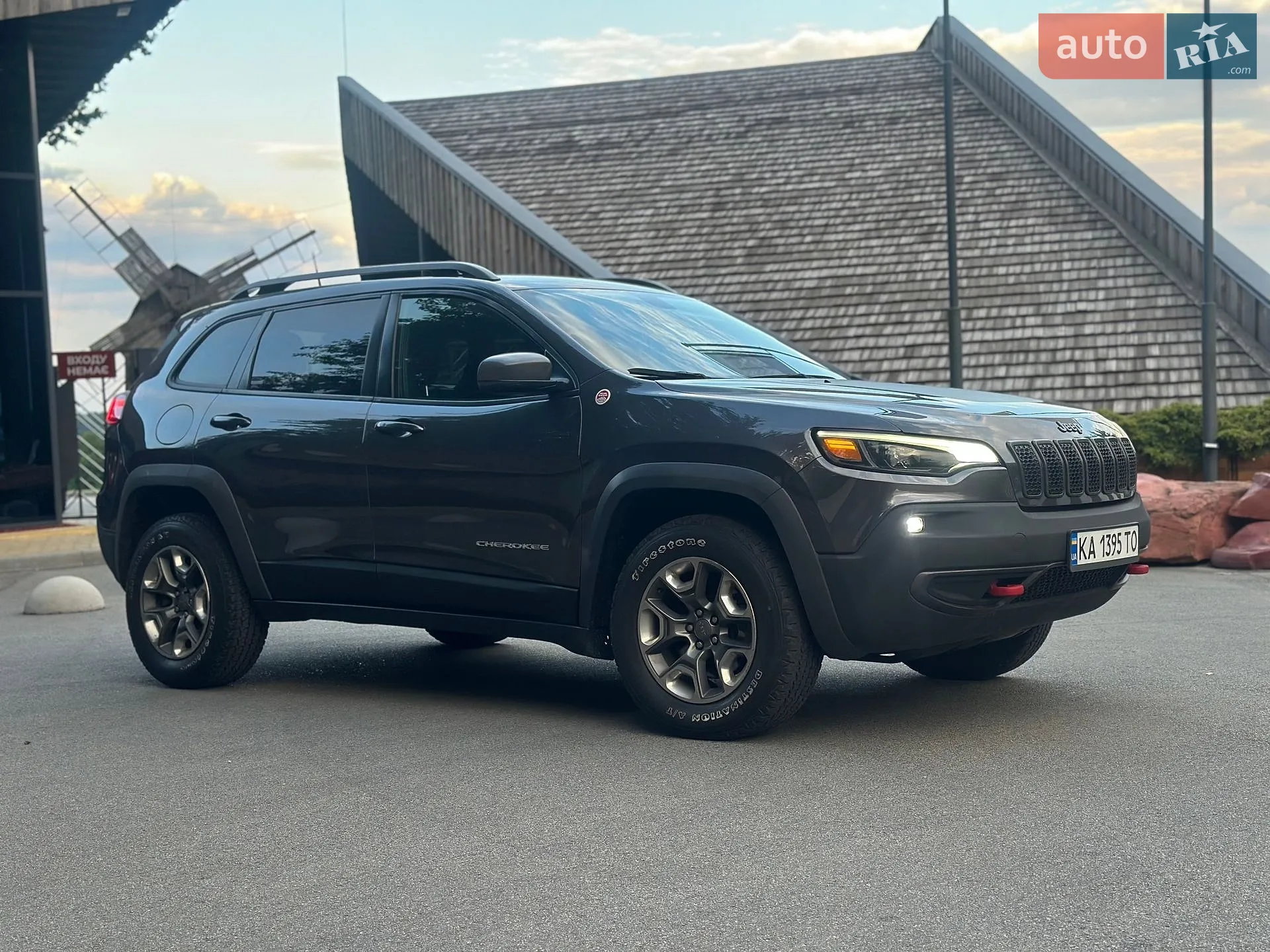 2018 Jeep Cherokee - мініатюра 3
