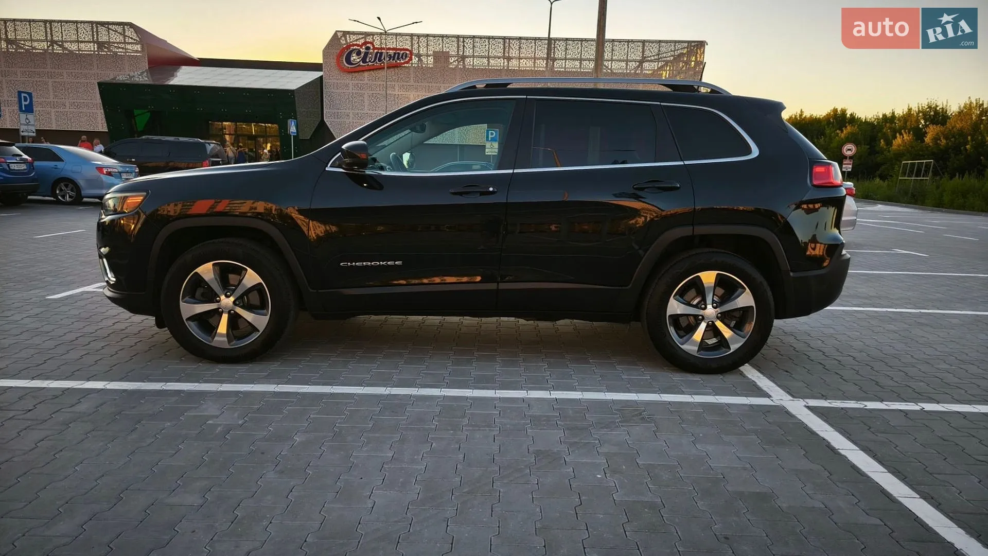 2018 Jeep Cherokee - мініатюра 6