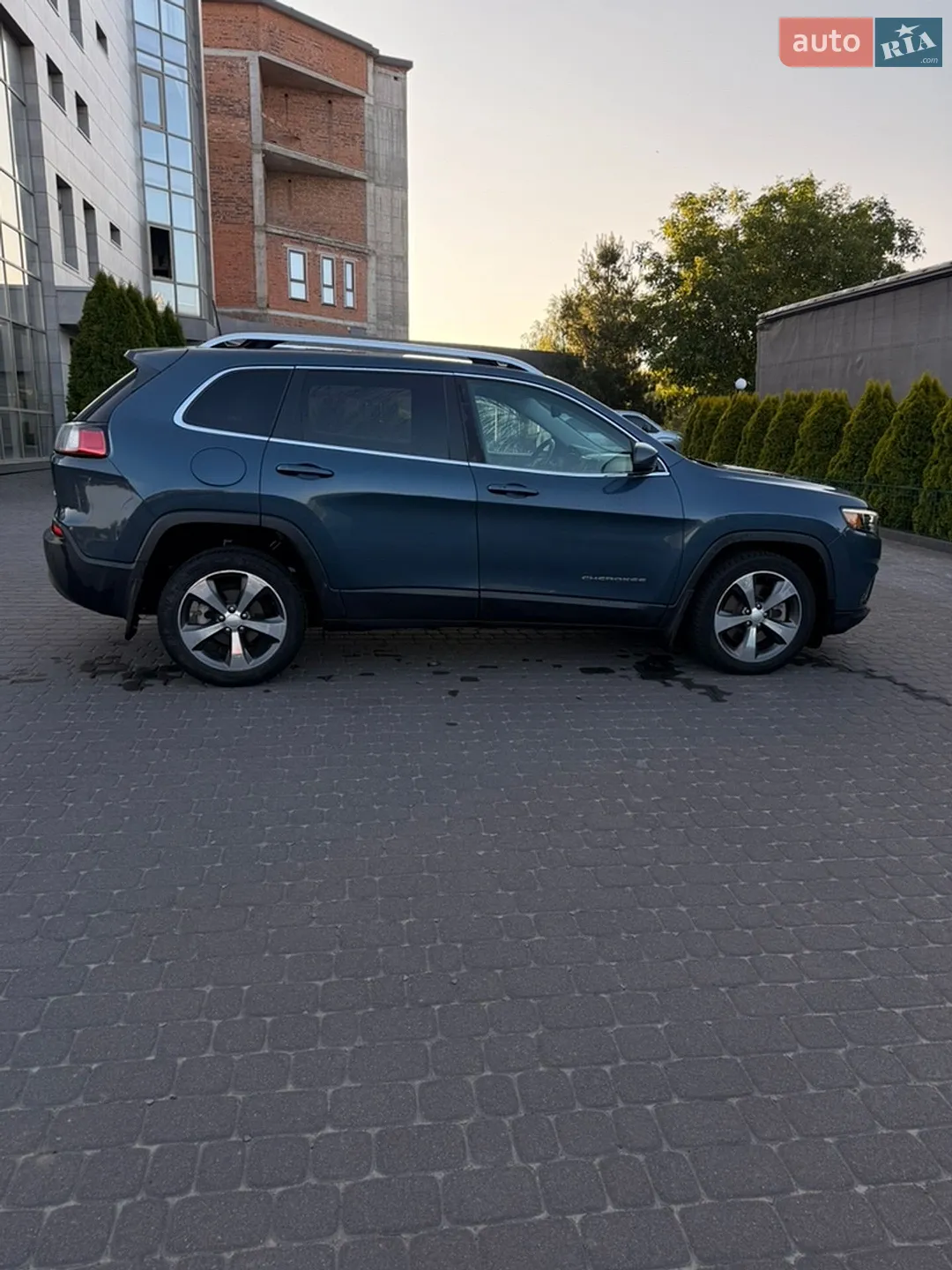 2019 Jeep Cherokee - мініатюра 7