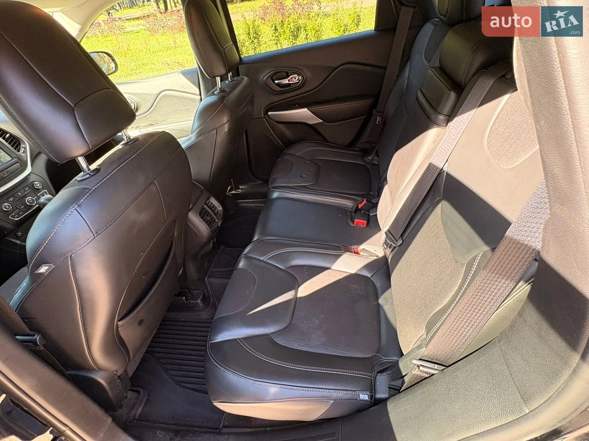 2017 Jeep Cherokee - мініатюра 10