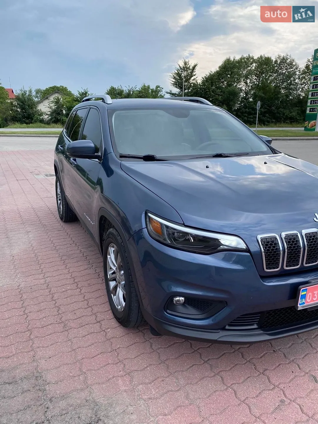 2019 Jeep Cherokee - мініатюра 2