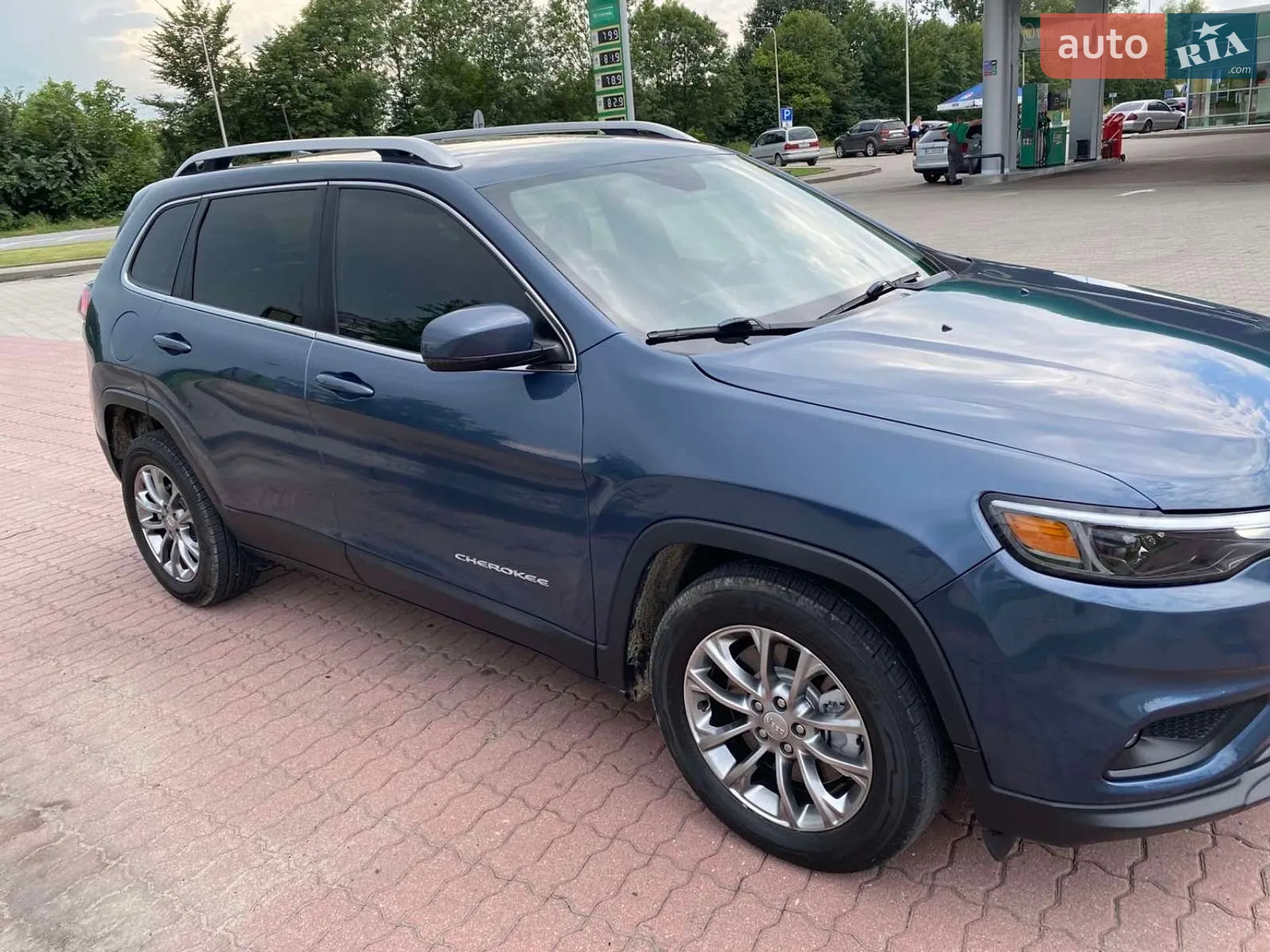 2019 Jeep Cherokee - мініатюра 3