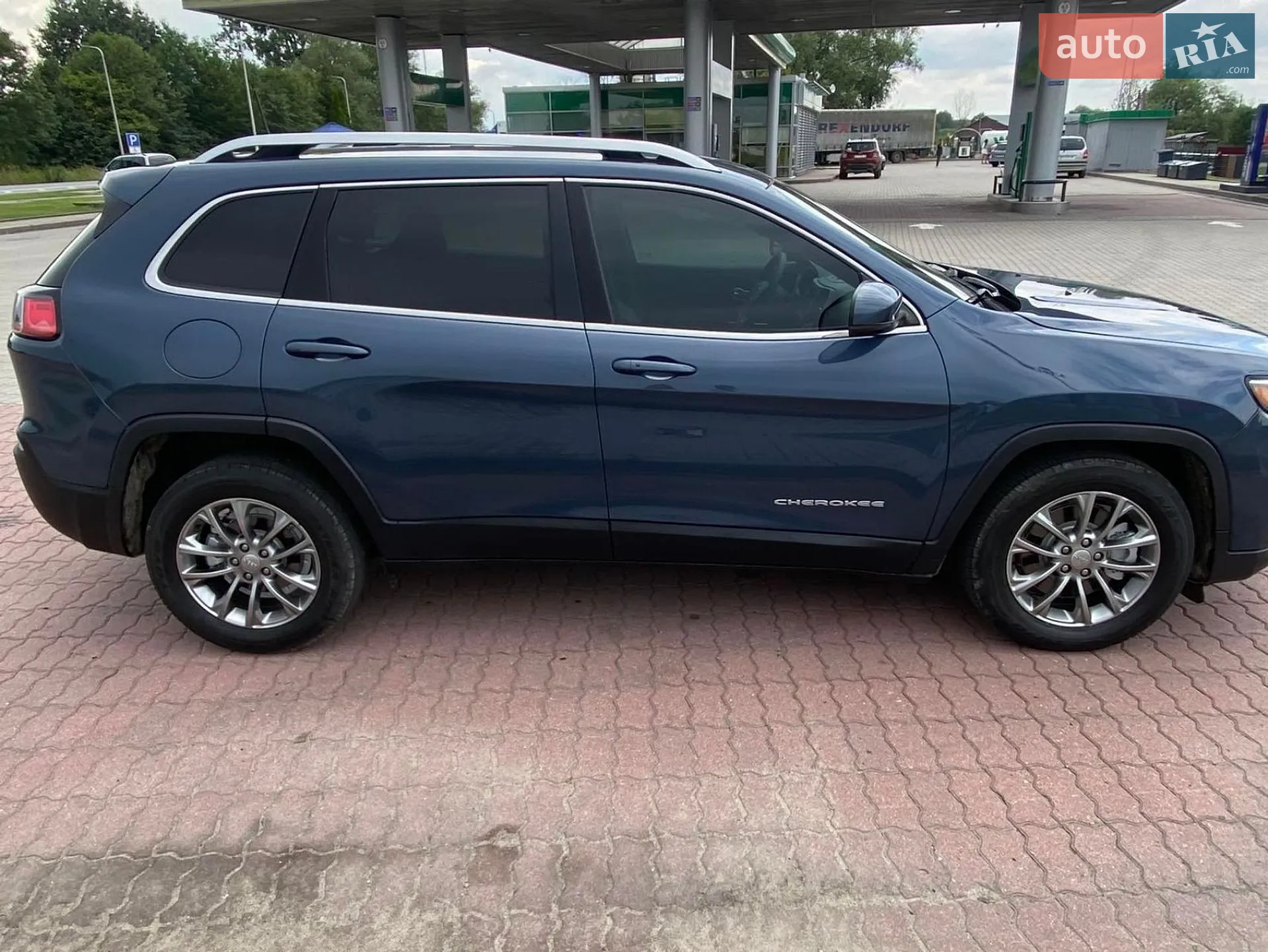 2019 Jeep Cherokee - мініатюра 4