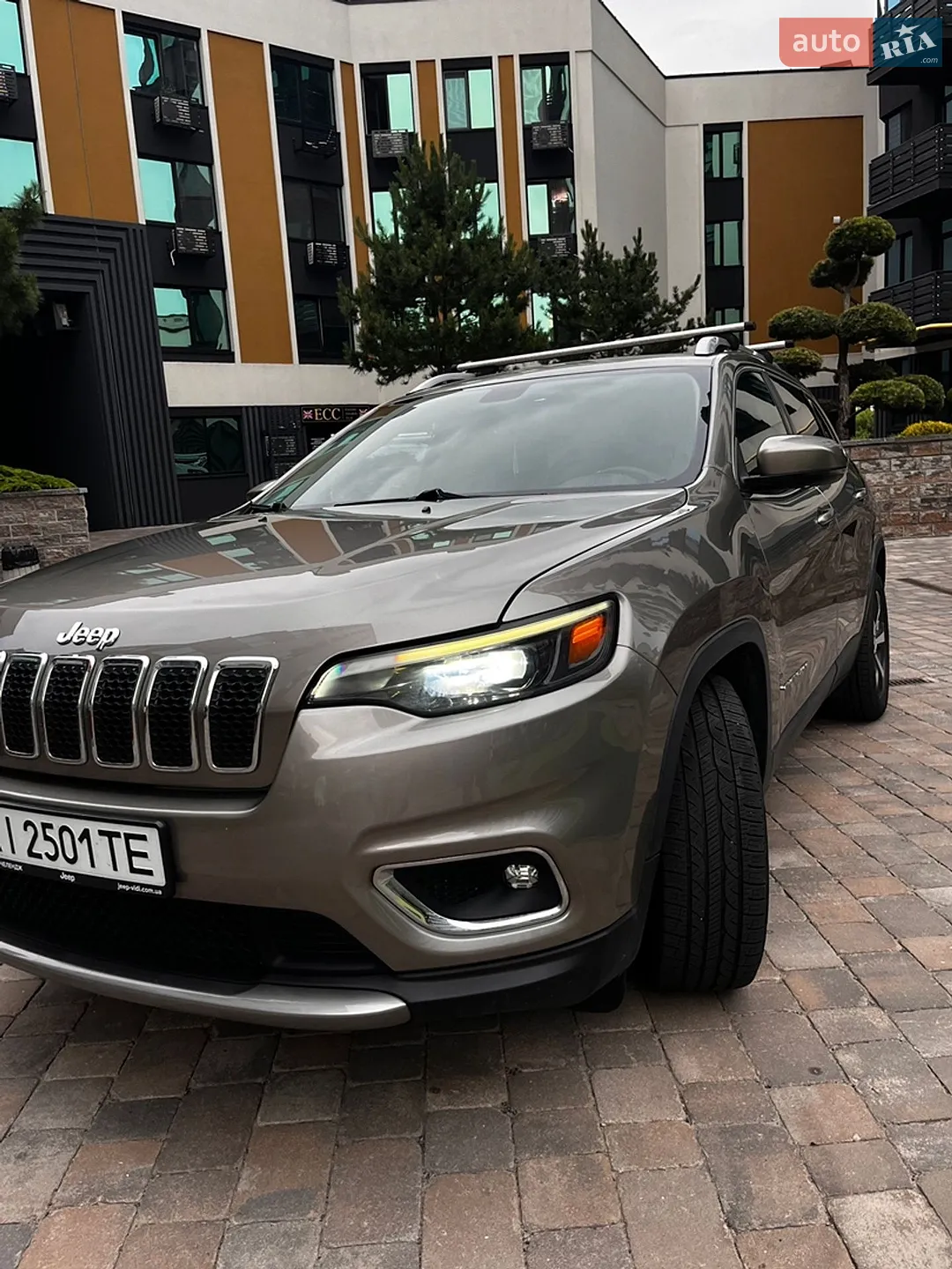 2018 Jeep Cherokee - мініатюра 3