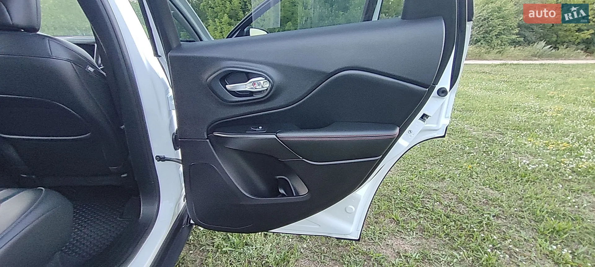 2020 Jeep Cherokee - мініатюра 40