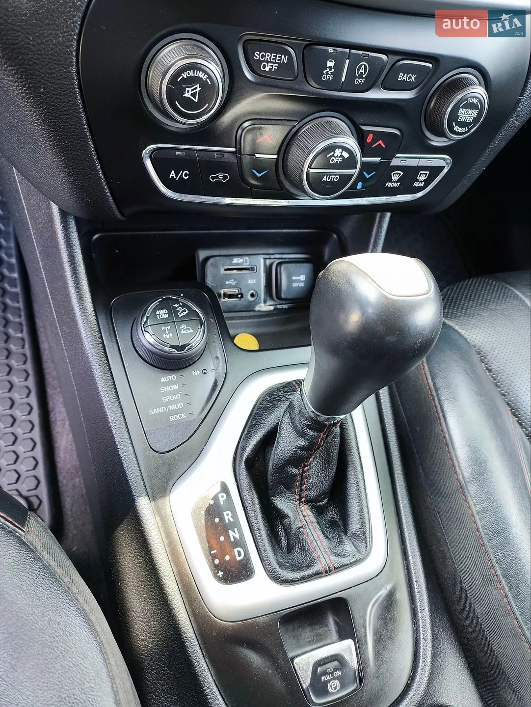 2016 Jeep Cherokee - мініатюра 16