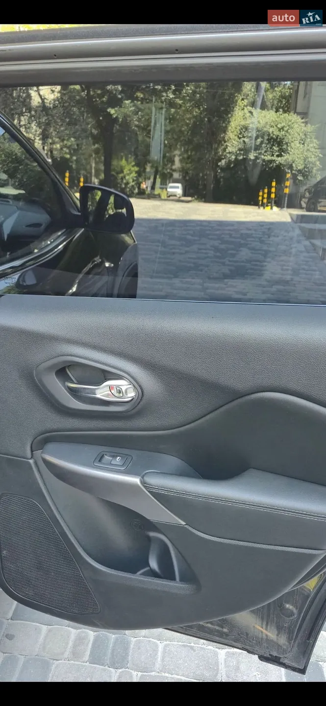 2018 Jeep Cherokee - мініатюра 26
